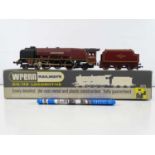 A WRENN OO Gauge W2264 Duchess class steam locomotive in BR maroon "Duchess of Hamilton". VG in a