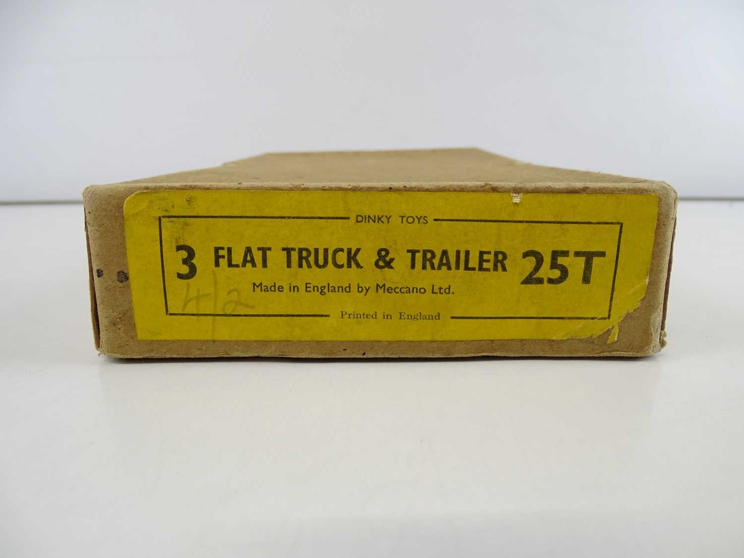 A DINKY 25T Flat Truck & Trailer trade box complete with 3 examples of the model, 2 in green, 1 in - Image 3 of 9