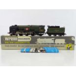 A WRENN OO gauge W2238 Merchant Navy class locomotive in BR green 'Clan Line' - G/VG in G box