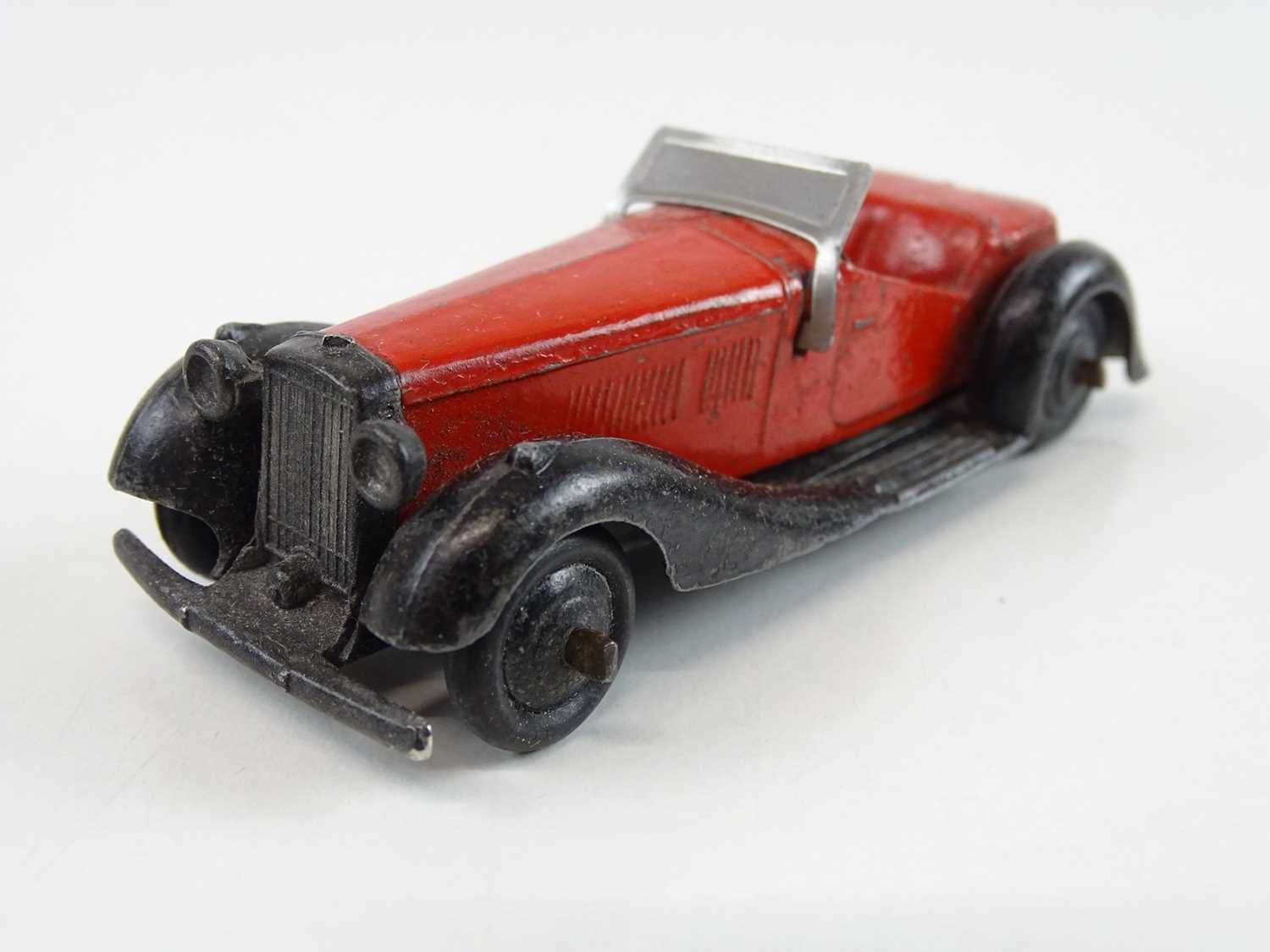 A DINKY 36E British Salmson Two Seater Sports Car trade box complete with 6 examples of the model, 3 - Image 8 of 11