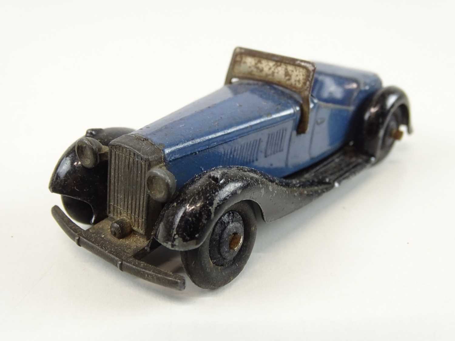 A DINKY 36E British Salmson Two Seater Sports Car trade box complete with 6 examples of the model, 3 - Image 11 of 11