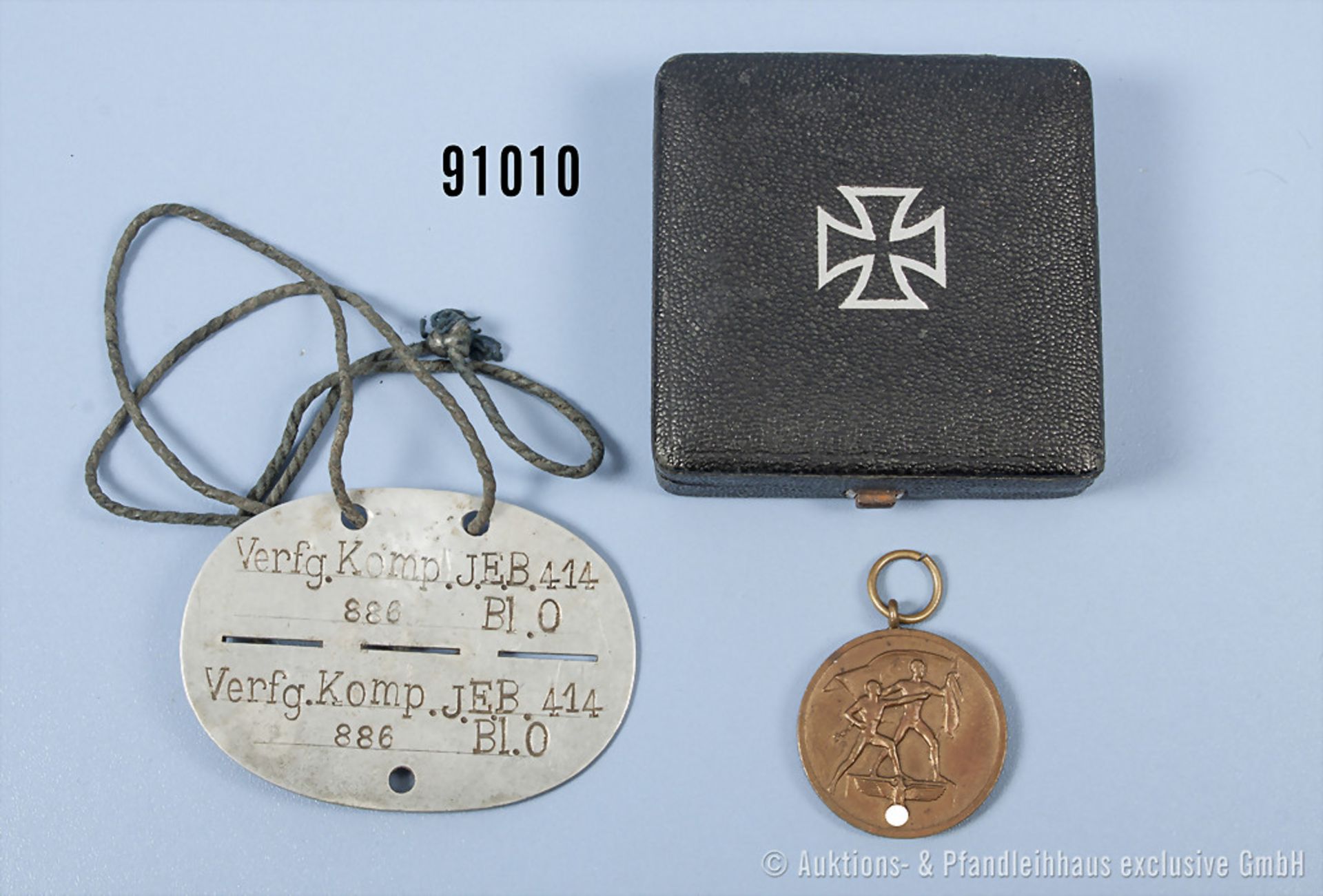 Konv. Etui zum EK 1 1939, Sudetenlandmedaille und Erkennungsmarke 2. WK "Verfg. Komp....