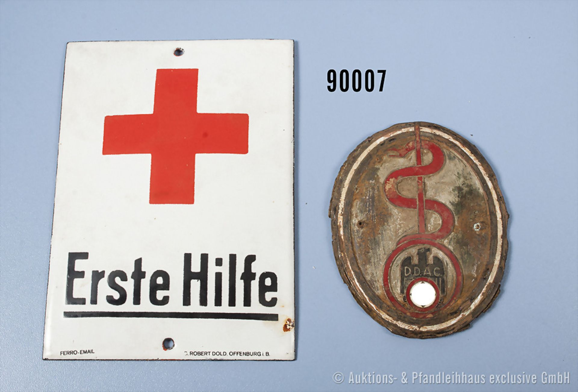 Konv. 2 Emailleschilder "D.D.A.C." 3. Reich, mit Äskulabstab und "Erste Hilfe", teilweise...
