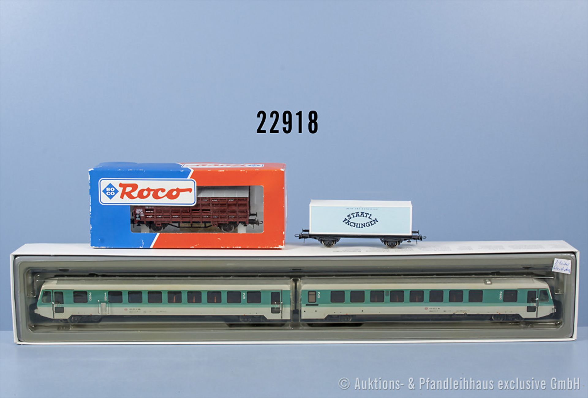 Konv. H0, dabei Märklin 3376, 2-teiliger Dieseltriebzug der DB, BN 628203-2, umgebaut ...