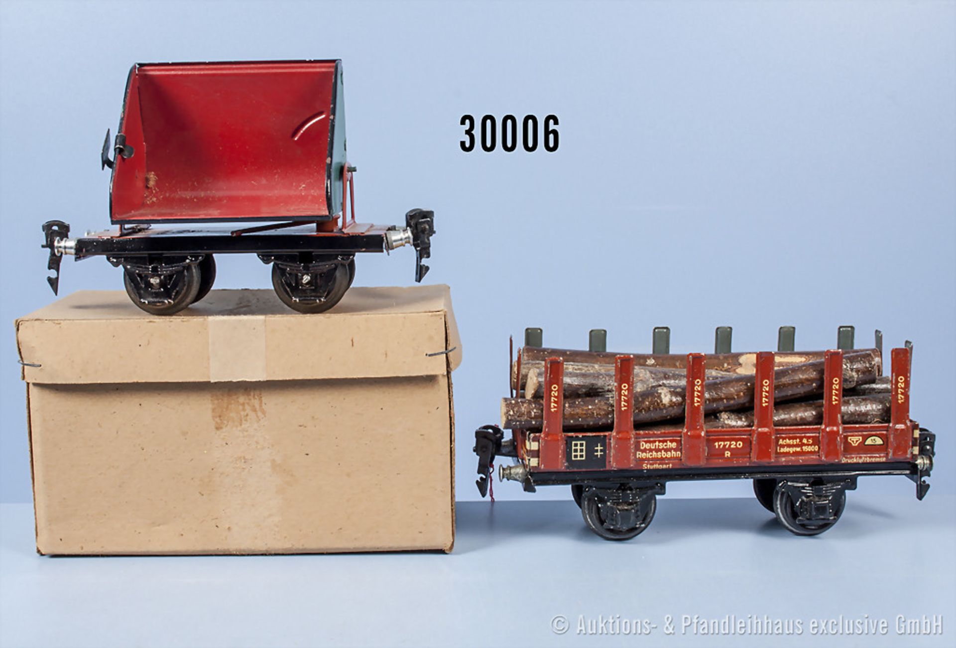 Konv. 2 Märklin Spur 0 Güterwagen, dabei 1772 Rungenwagen und 1972 Kipplore, lack. und ...