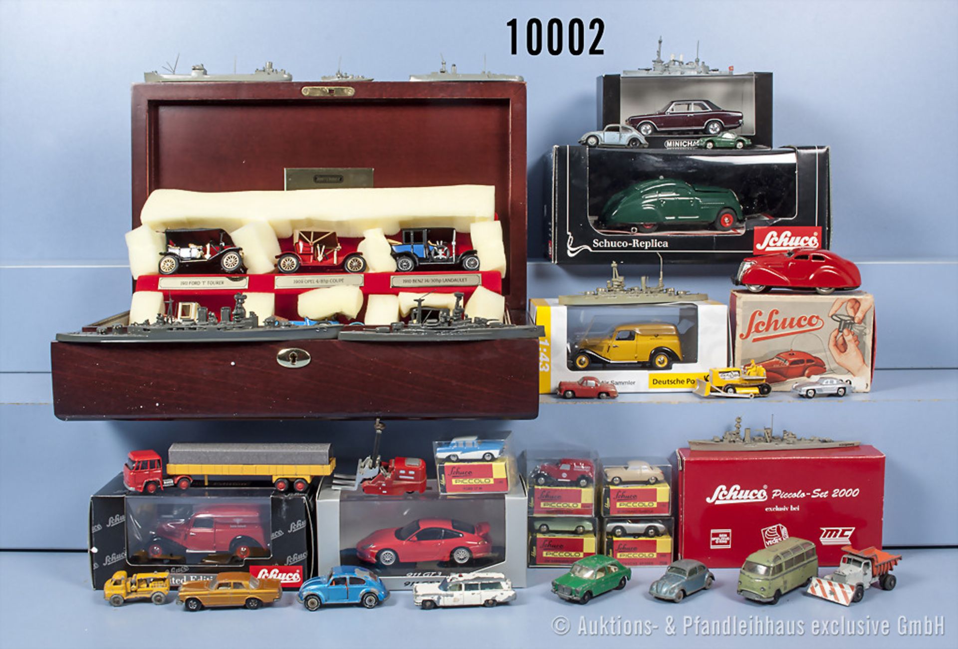 Konv. Verschiedenes dabei Schuco 3000, Matchbox Schauvitrine mit 6 Fahrzeugen, ca. 50 ...