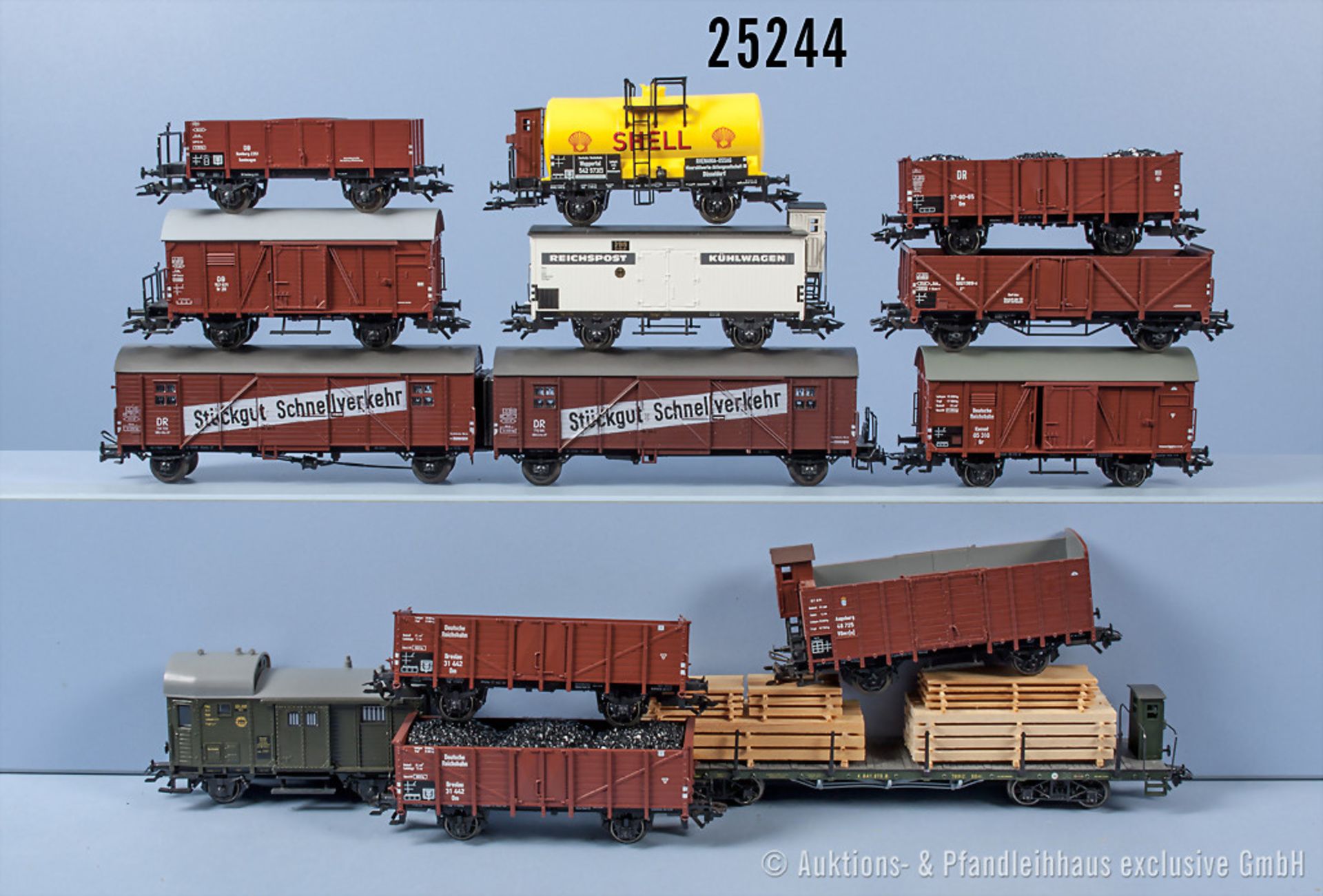 Konv. 13 Märklin H0 Güterwagen, dabei 6 Hochbordwagen, 2 gedeckte Güterwagen, 1 ...