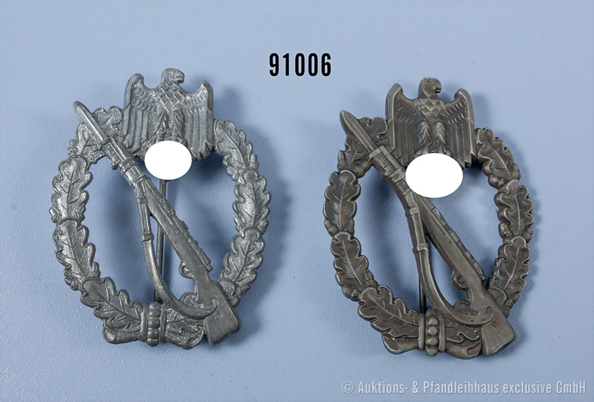 Konv. 2 Infanterie-Sturmabzeichen in Bronze und Silber, jeweils Zinkausf., guter Zustand ...