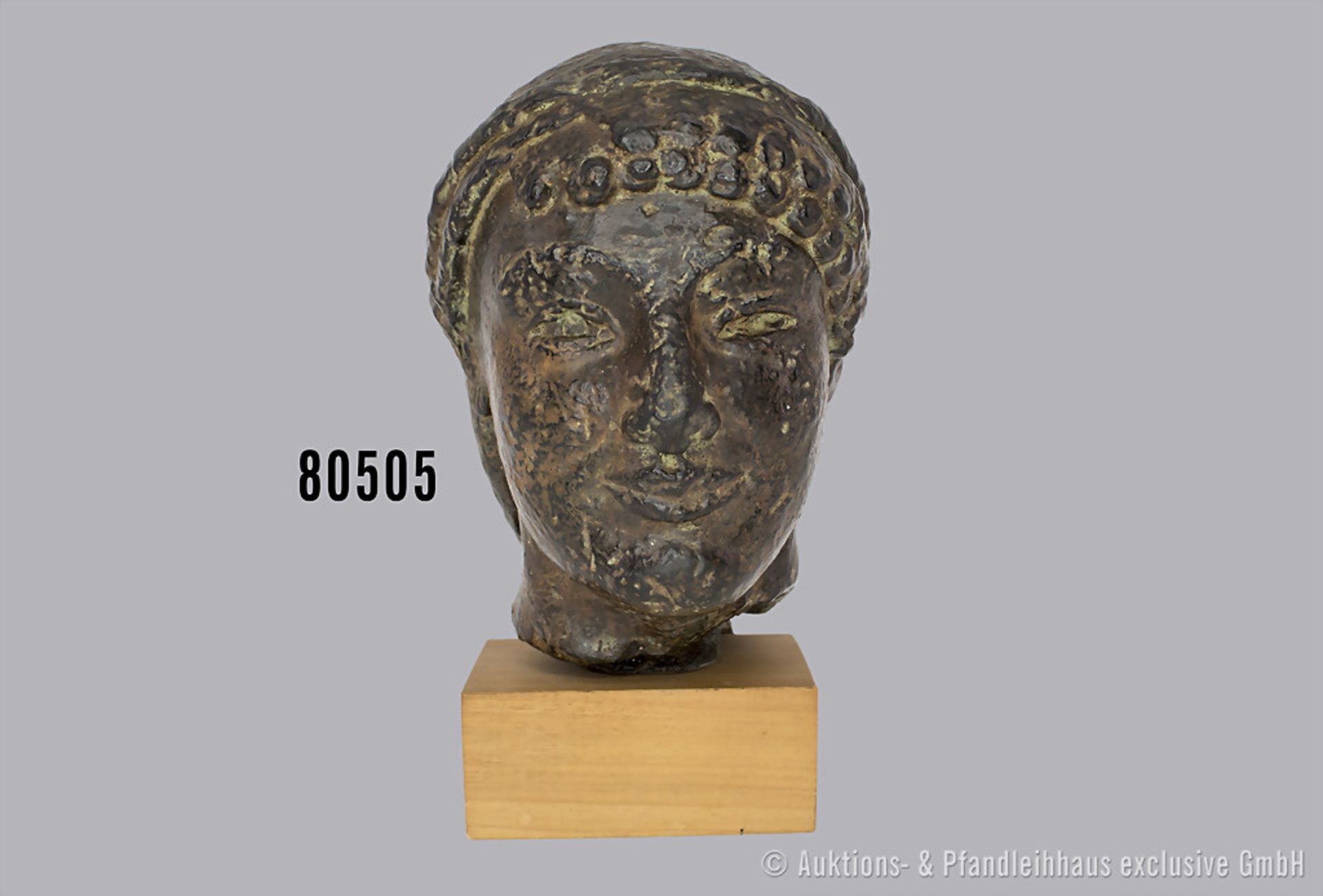 Museumsreplik eines antiken griechischen Jünglingskopfes (archaischer Kuros), erworben ...