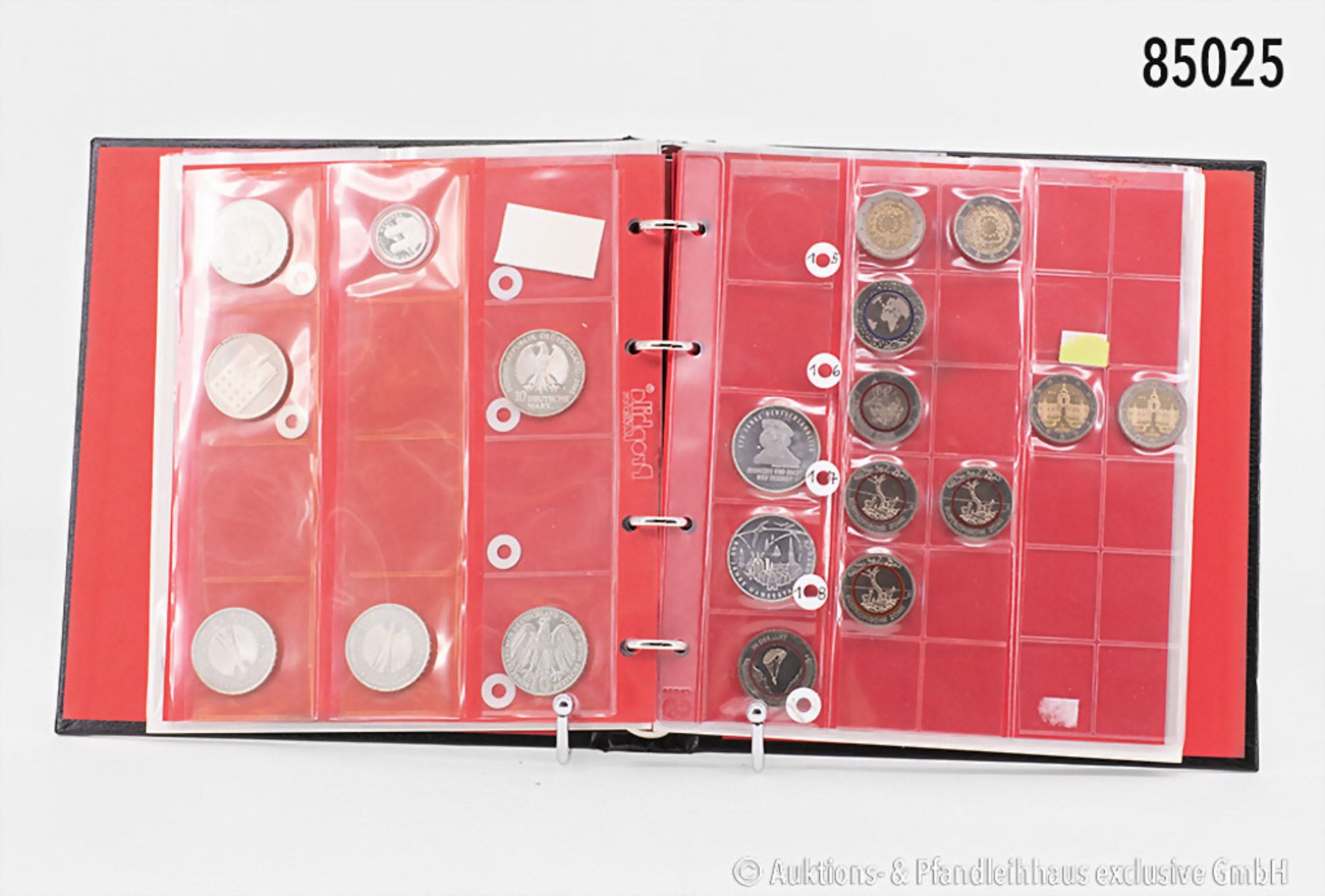 Kleiner Sammler-Nachlass, bestehend aus 2 Münzalben: 1 Album DDR, darin über 40 ... - Bild 2 aus 2