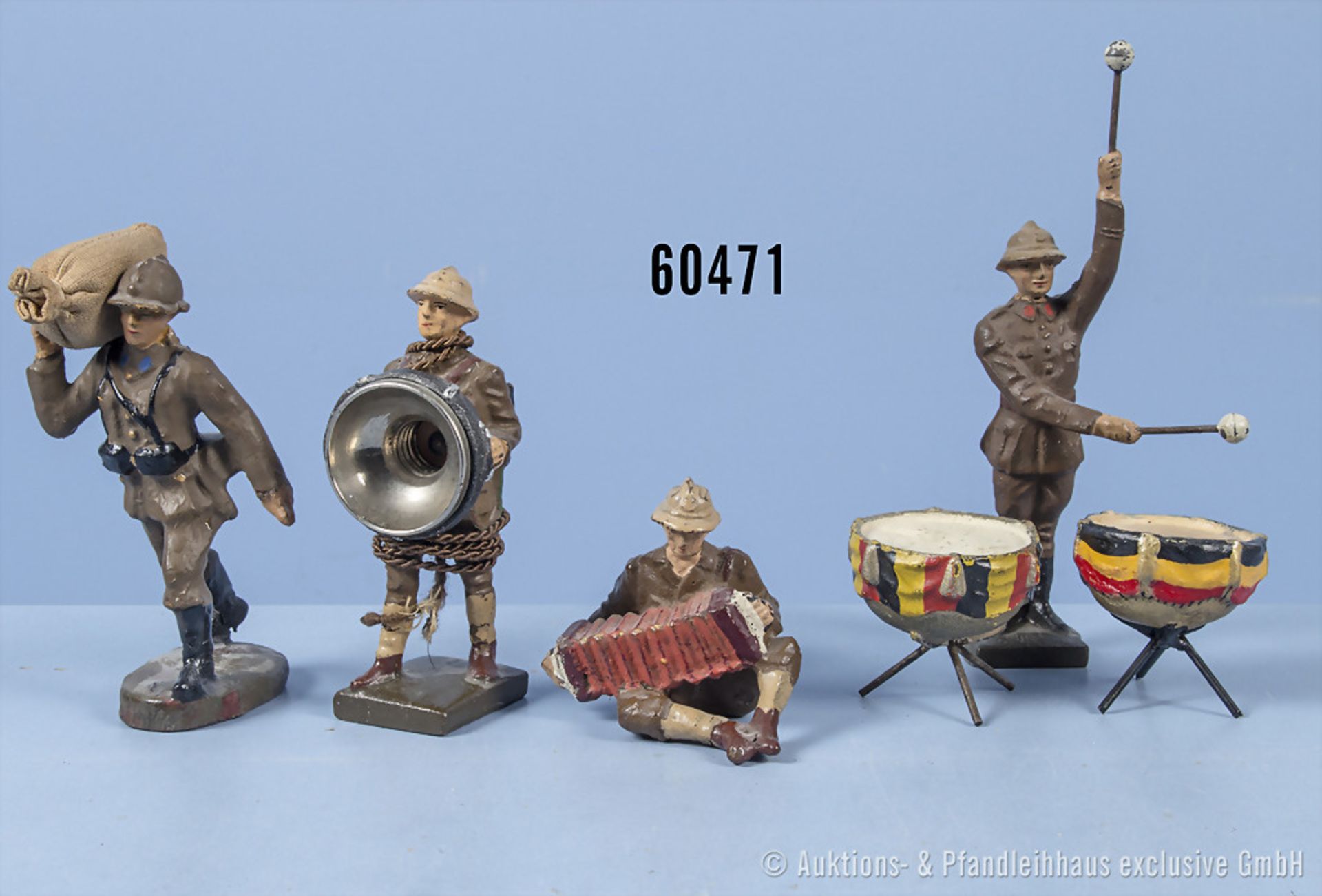 Konv. 4 Lineol belgische Soldaten, Standmusiker mit 2 Kesselpauken, Soldat Sandsack ...