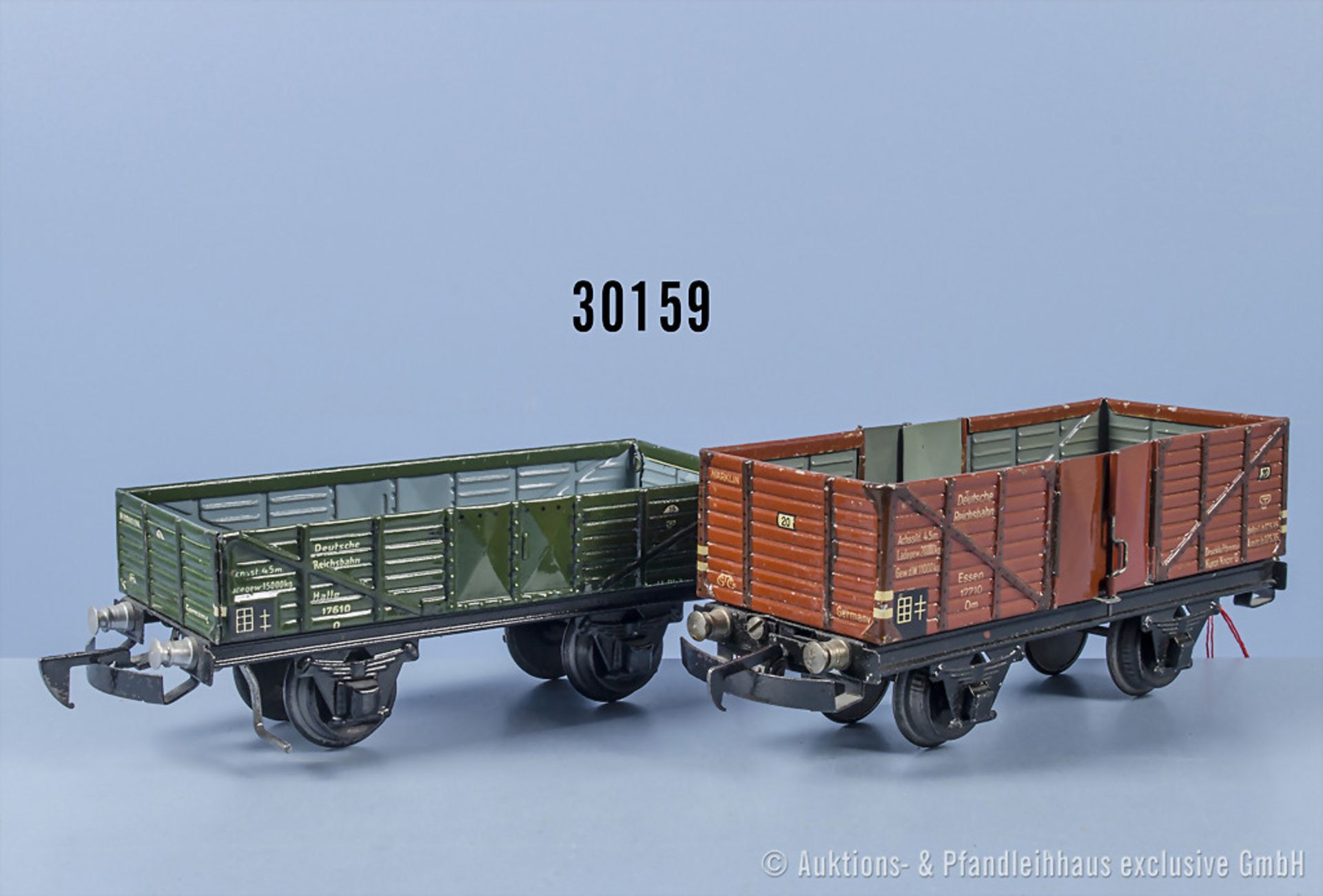 Konv. 2 Märklin Spur 0 Güterwagen mit automatischer Kupplung, dabei 1761 Niederbordwagen ...