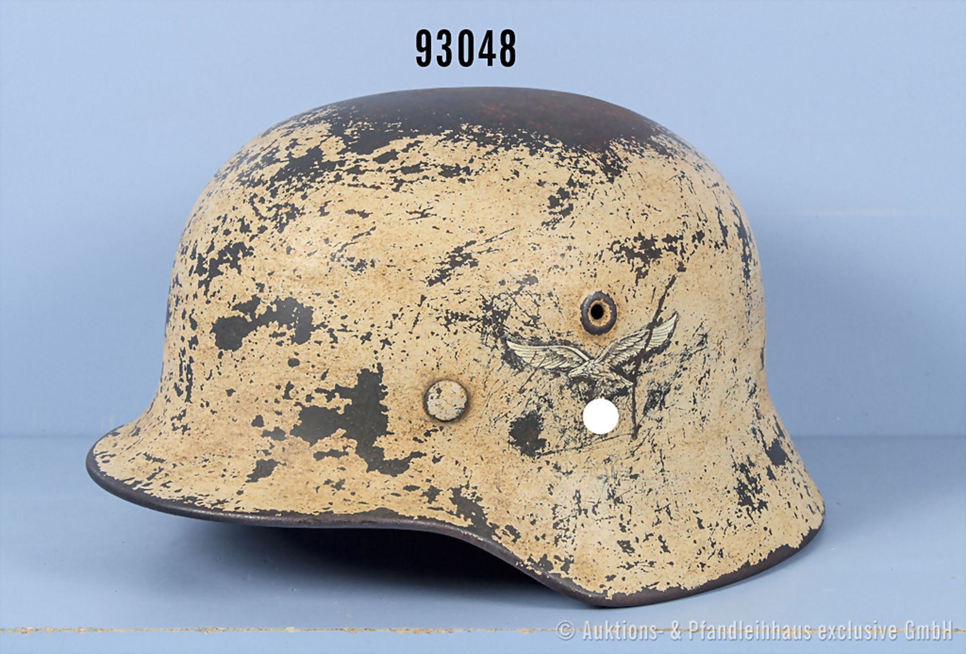 Stahlhelm Wehrmacht Luftwaffe, Modell 1940, Wintertarnung, Abzeichen zu 70% vorhanden, ...