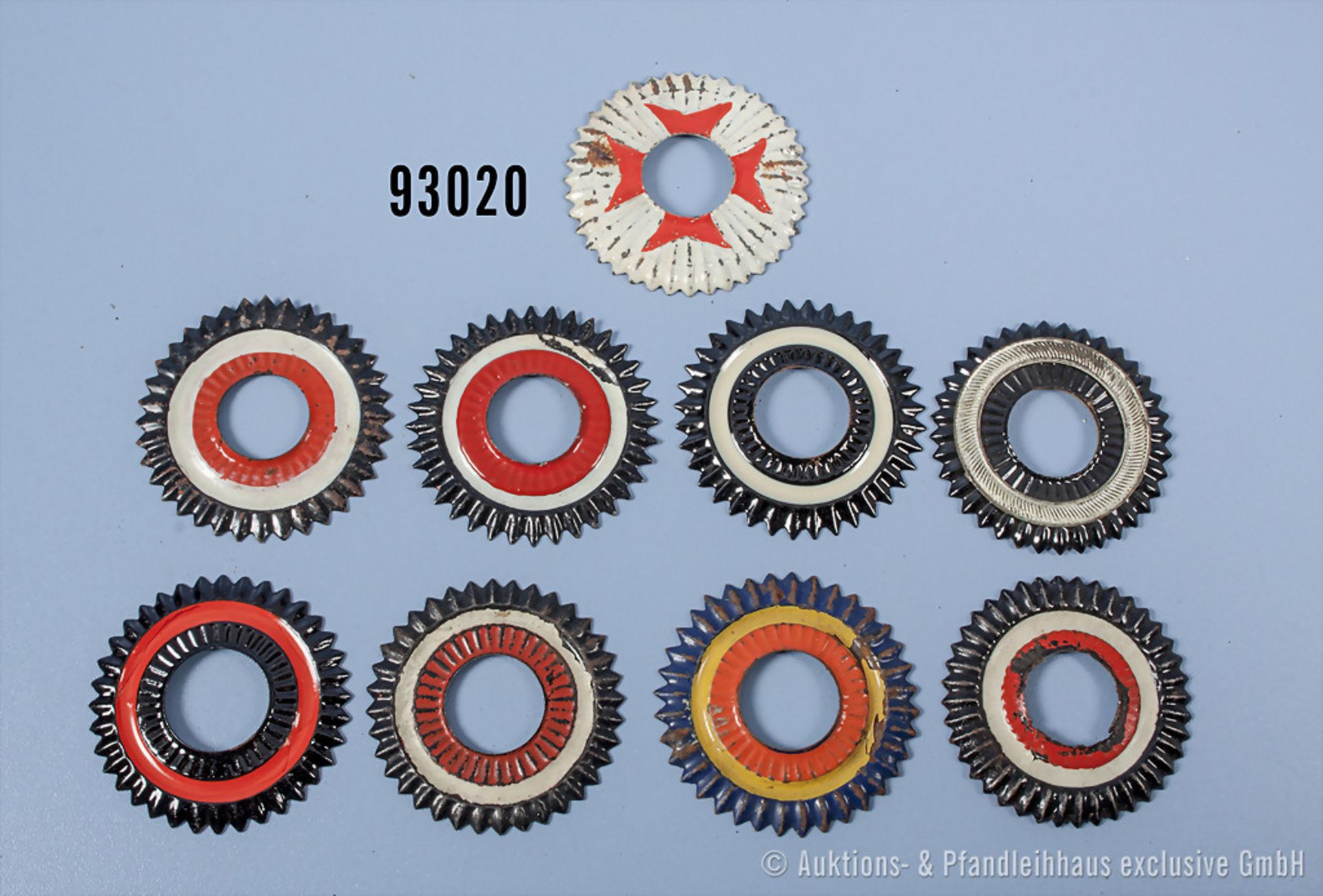 Konv. 9 Pickelhauben-Kokarden für Knopf 91, 2 x Preußen, 4 x Reich, Württemberg, ...