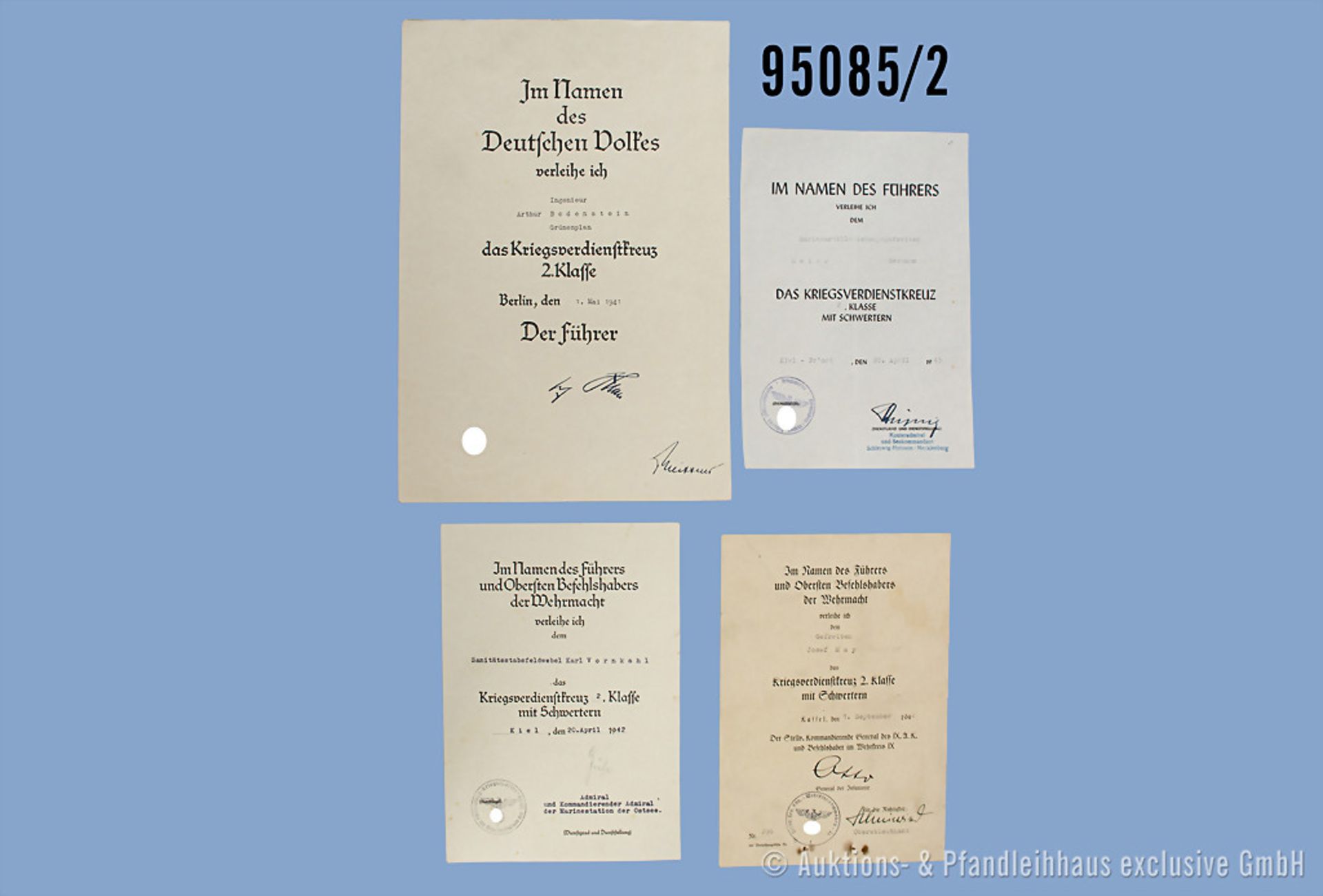 Konv. 4 Urkunden zum Kriegsverdienstkreuz 2. Klasse, 3 x mit Schwertern und 1 x ohne ... - Bild 2 aus 3