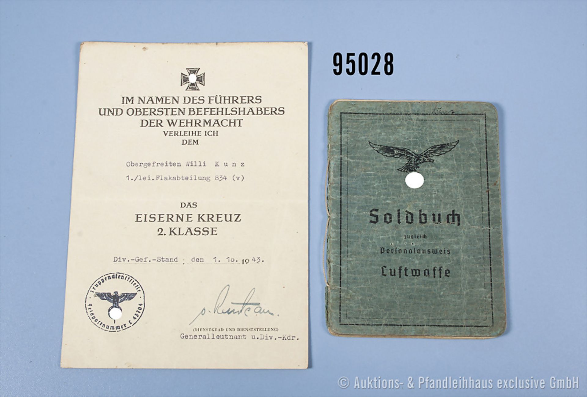 Dokumentennachlass eines Stabsgefreiten der Luftwaffe, Soldbuch (Seite 9/10 und 15/16 ...