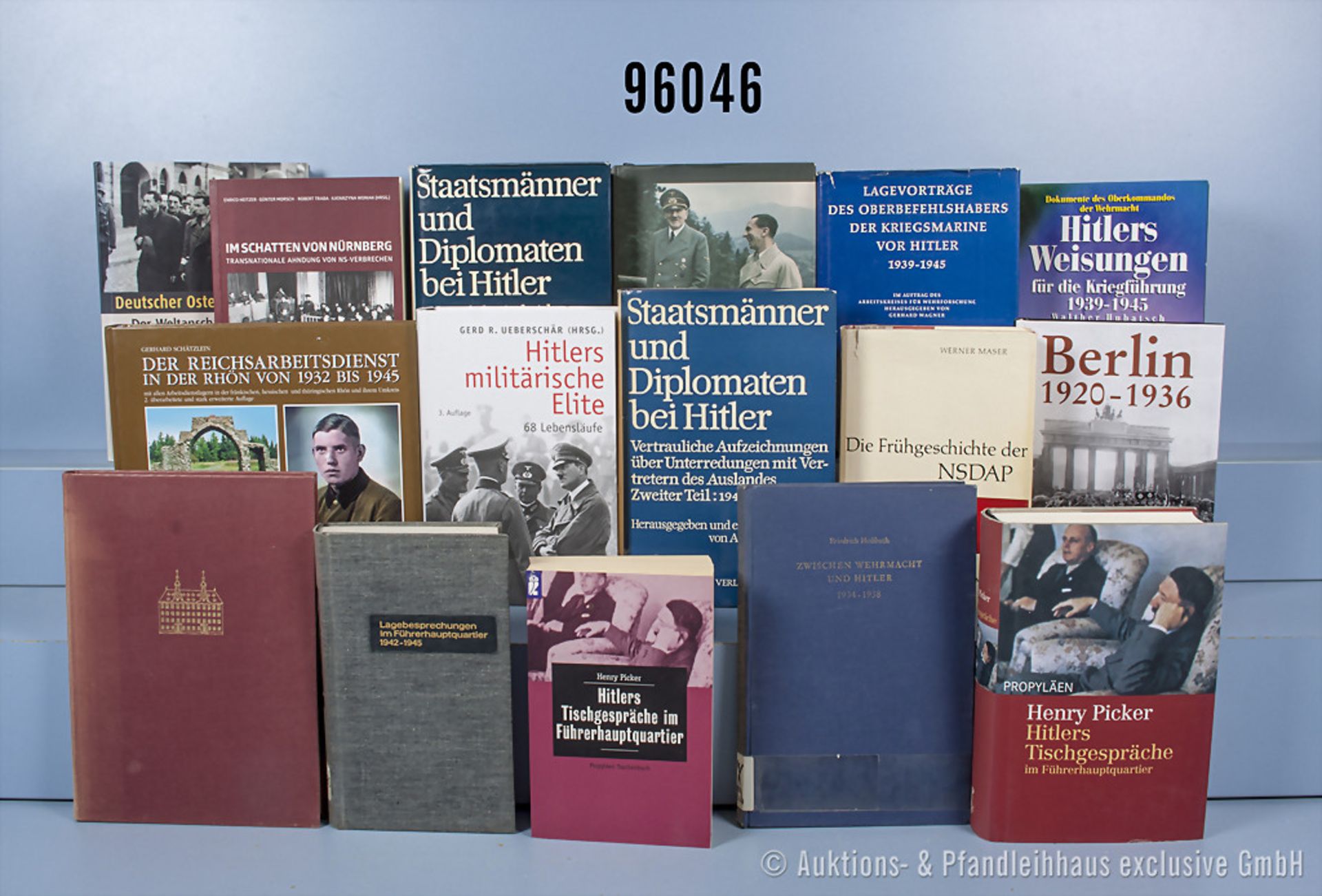 Konv. 22 Bücher überwiegend zum Thema Hitler und Drittes Reich, u. a. "Hitler's ...