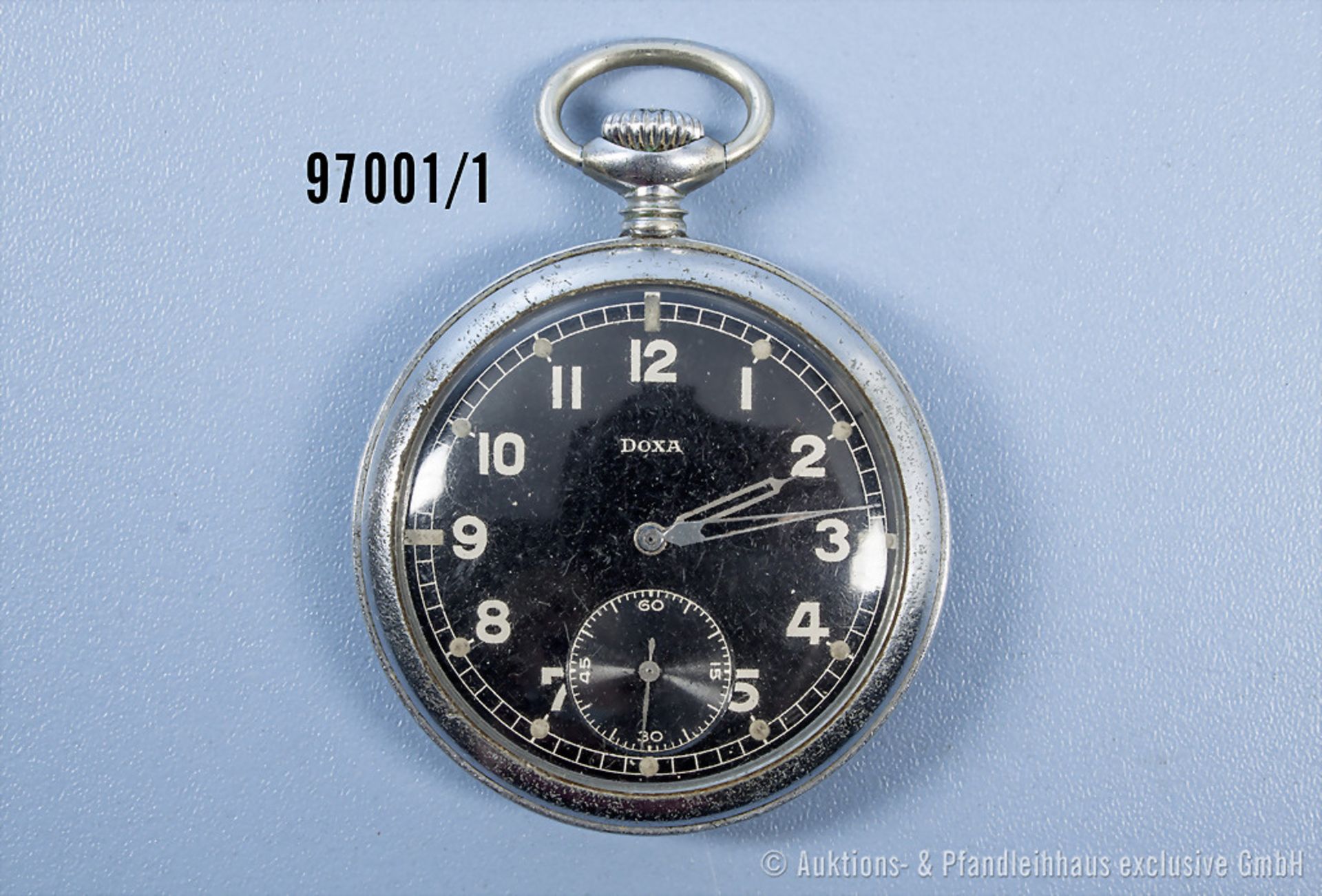 Dienstlich gelieferte Uhr der Wehrmacht, Hersteller "Doxa", rückseitig Nummer "D 2439812 ...