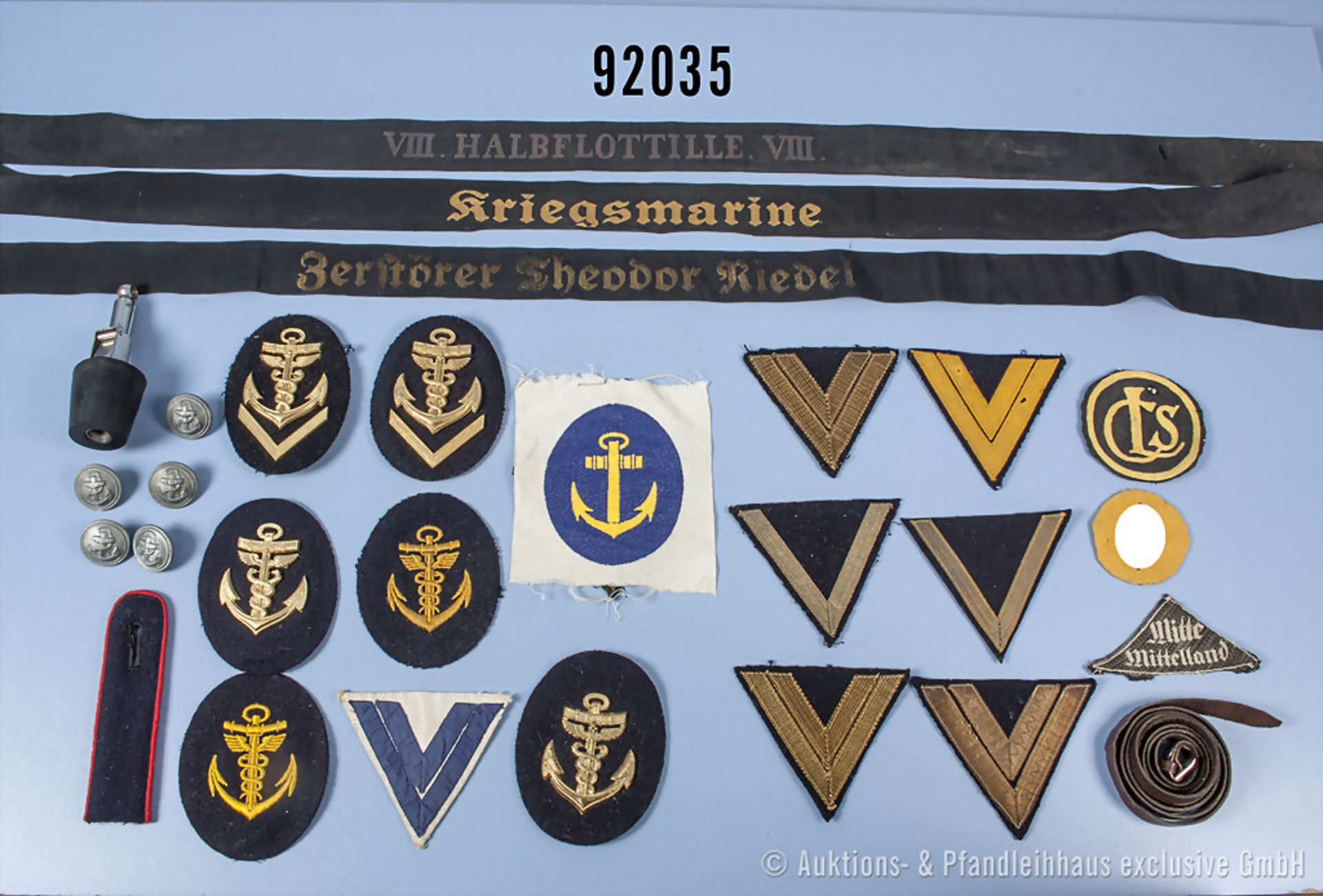 umfangreiches Effektenkonvolut, u. a. Kriegsmarine, diverse Dienstgrad- und ...