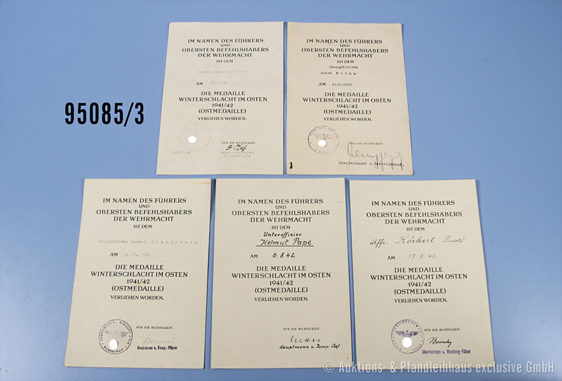 Konv. 4 Urkunden zum Kriegsverdienstkreuz 2. Klasse, 3 x mit Schwertern und 1 x ohne ... - Bild 3 aus 3
