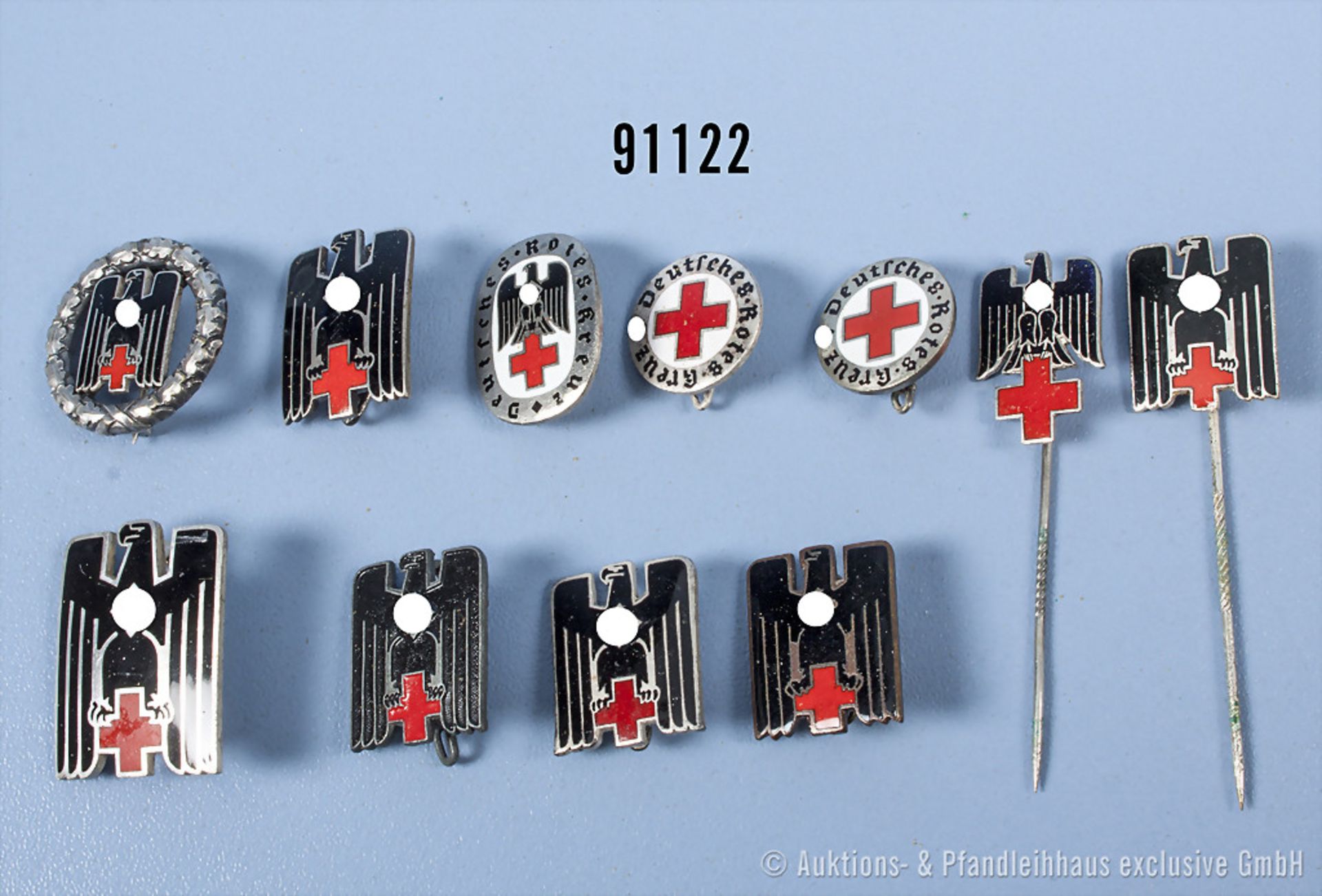 Konvolut Deutsches Rotes Kreuz 3. Reich 11 Mitgliedsabzeichen, überwiegend emailliert, ...