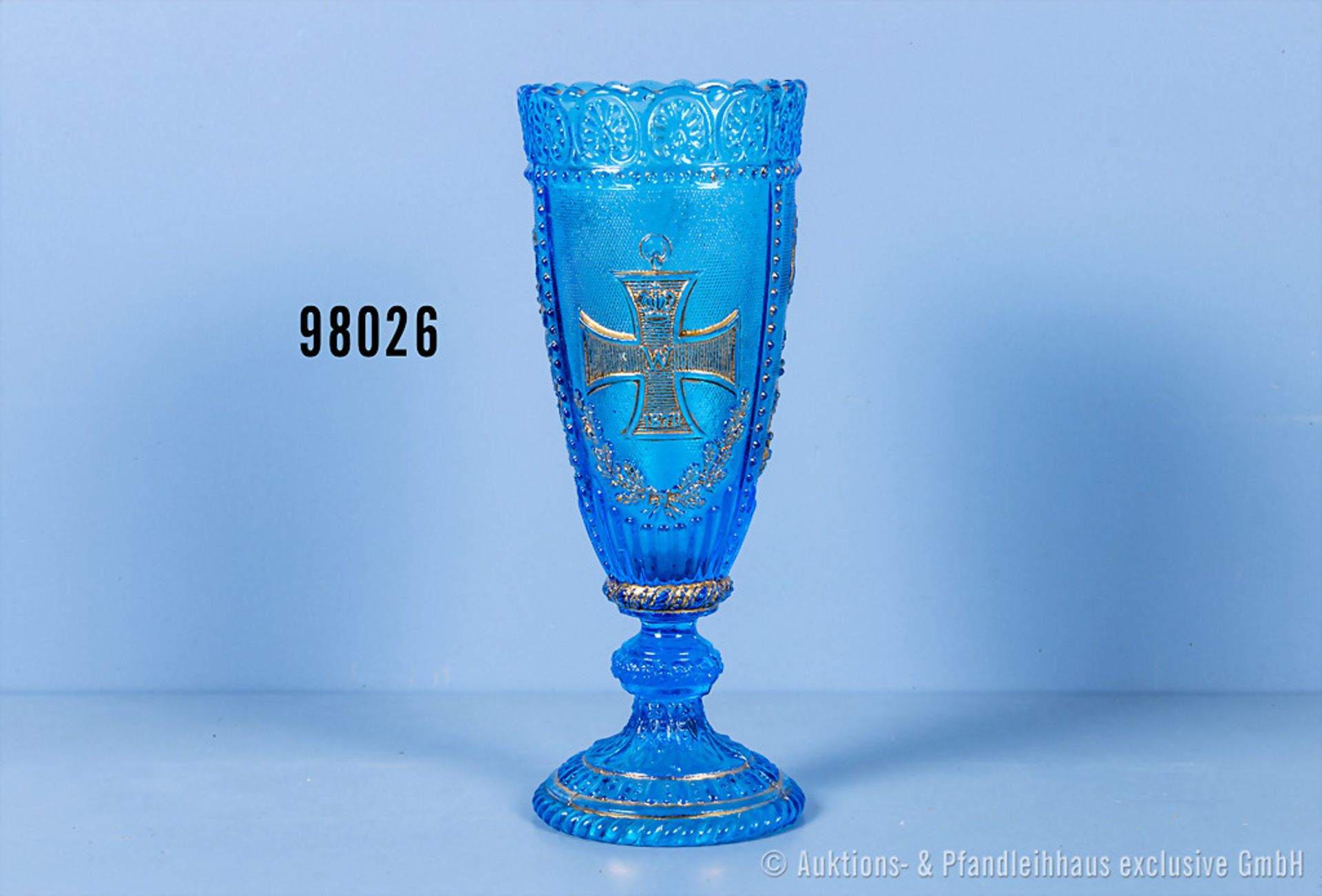 patriotisches blaues Glas mit vergoldetem EK 1870 Motiv, Germania und Reichsadler, H ca. ...