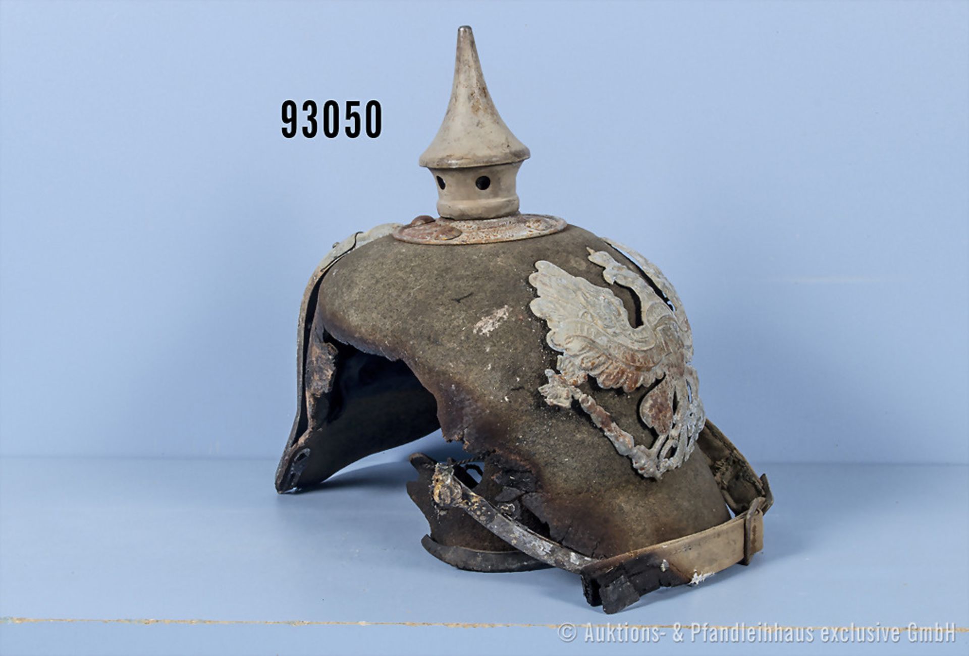 Fragment einer preußischen Pickelhaube für Mannschaften 1. WK, seitlicher Brandschaden, ...