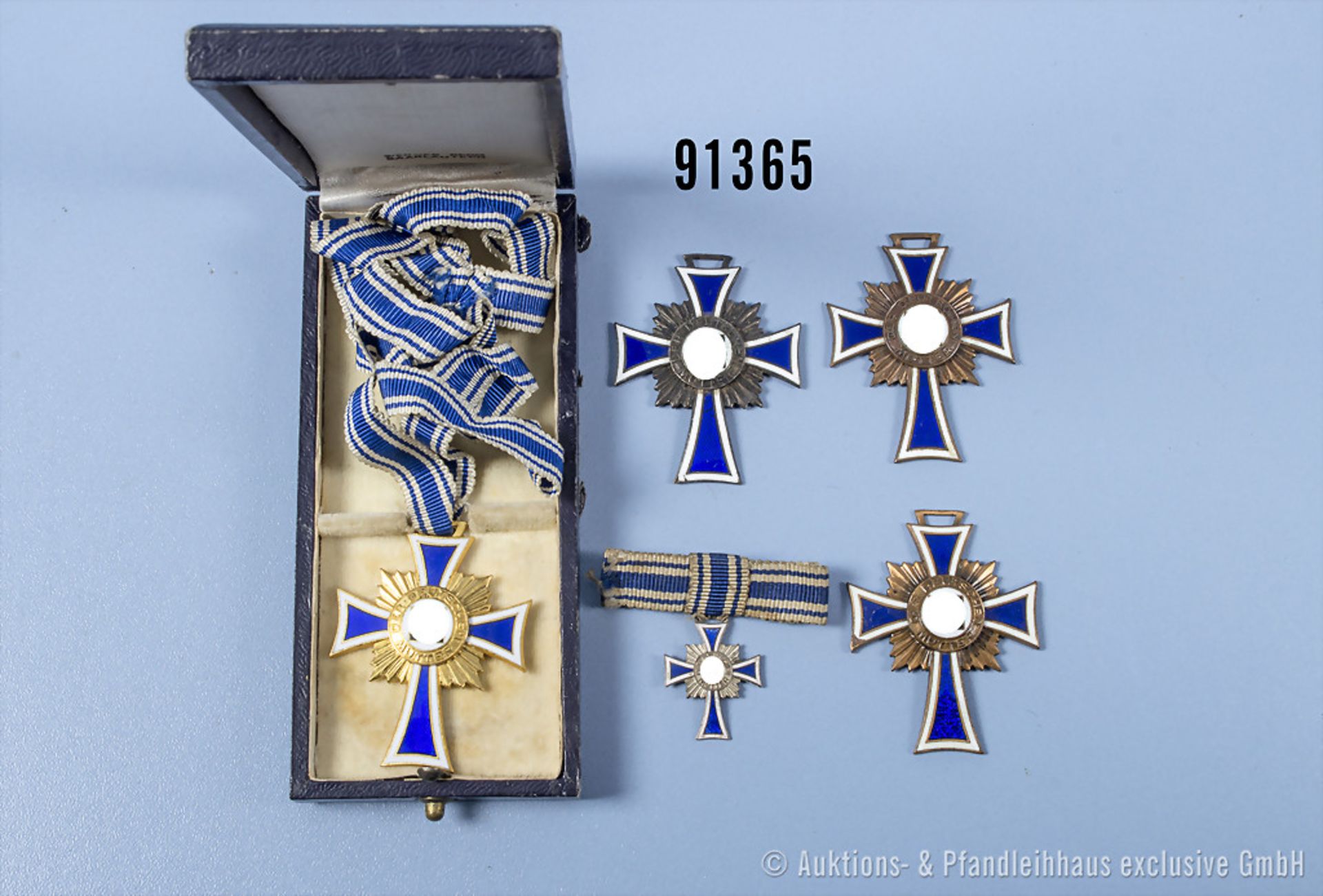 Konv. 4 Mutterkreuze, 2 x Bronze, Silber mit dazugehöriger Miniatur und Gold, im ...