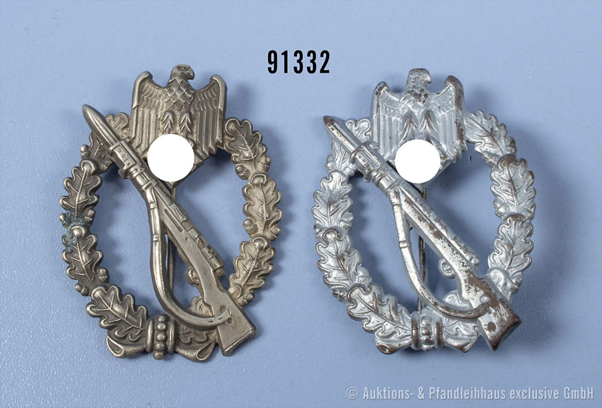 Konv. 2 Infanterie-Sturmabzeichen in Silber, jeweils hohle Ausführungen, Zinkausf. und ...