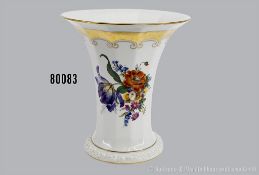 Porzellan Vase, Rosenthal Kunstabteilung Selb, US Zone, Goldrand, Blumendekor, am Sockel ...