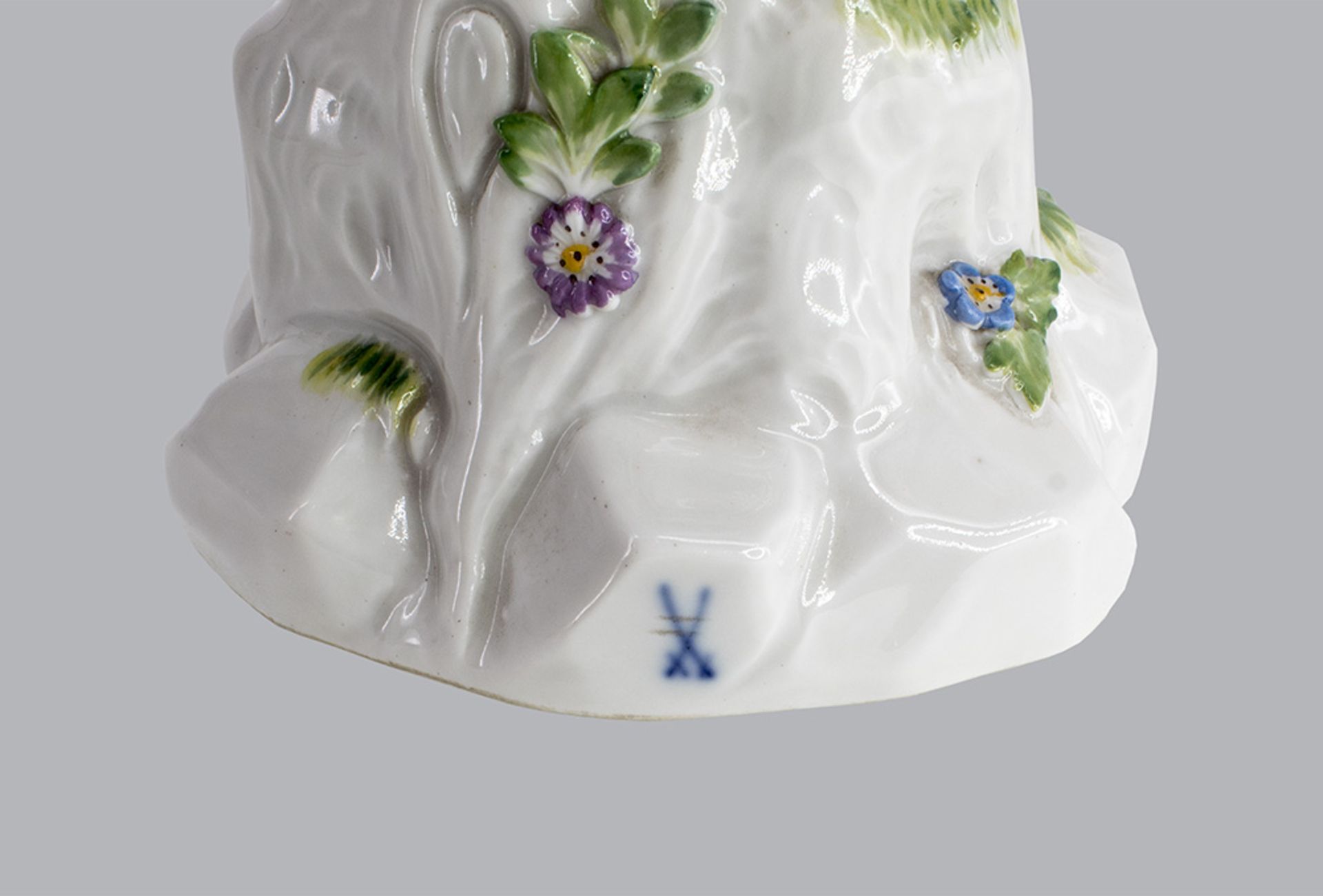 Porzellan-Kakadu, Meissen, 2. Wahl, Modell-Nr. 57 A, 149d, H ca. 23,5 cm, am Boden ... - Bild 3 aus 4