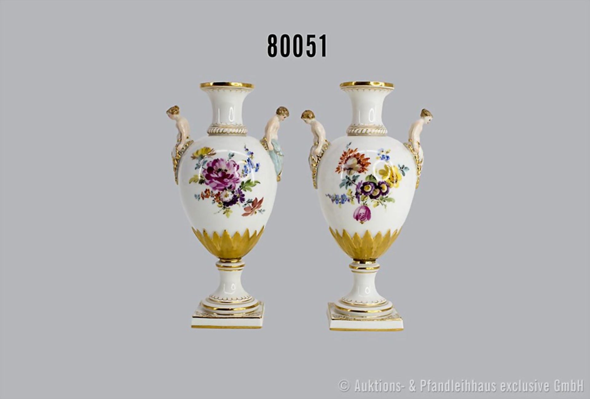 Konv. 1 Paar kleine Porzellan-Amphorenvasen, Meissen (1 Vase mit Nummern 34/K47), ...