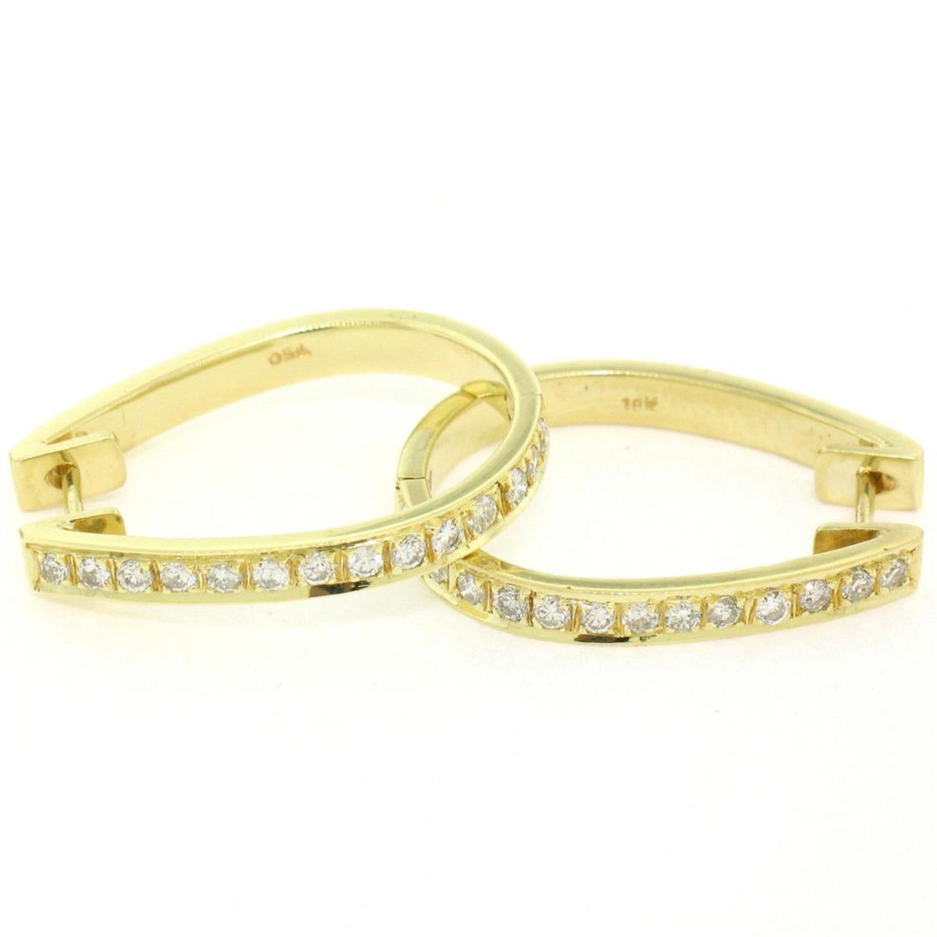 18kt Yellow Gold 0.75 ctw Diamond Oval Hoop Earrings