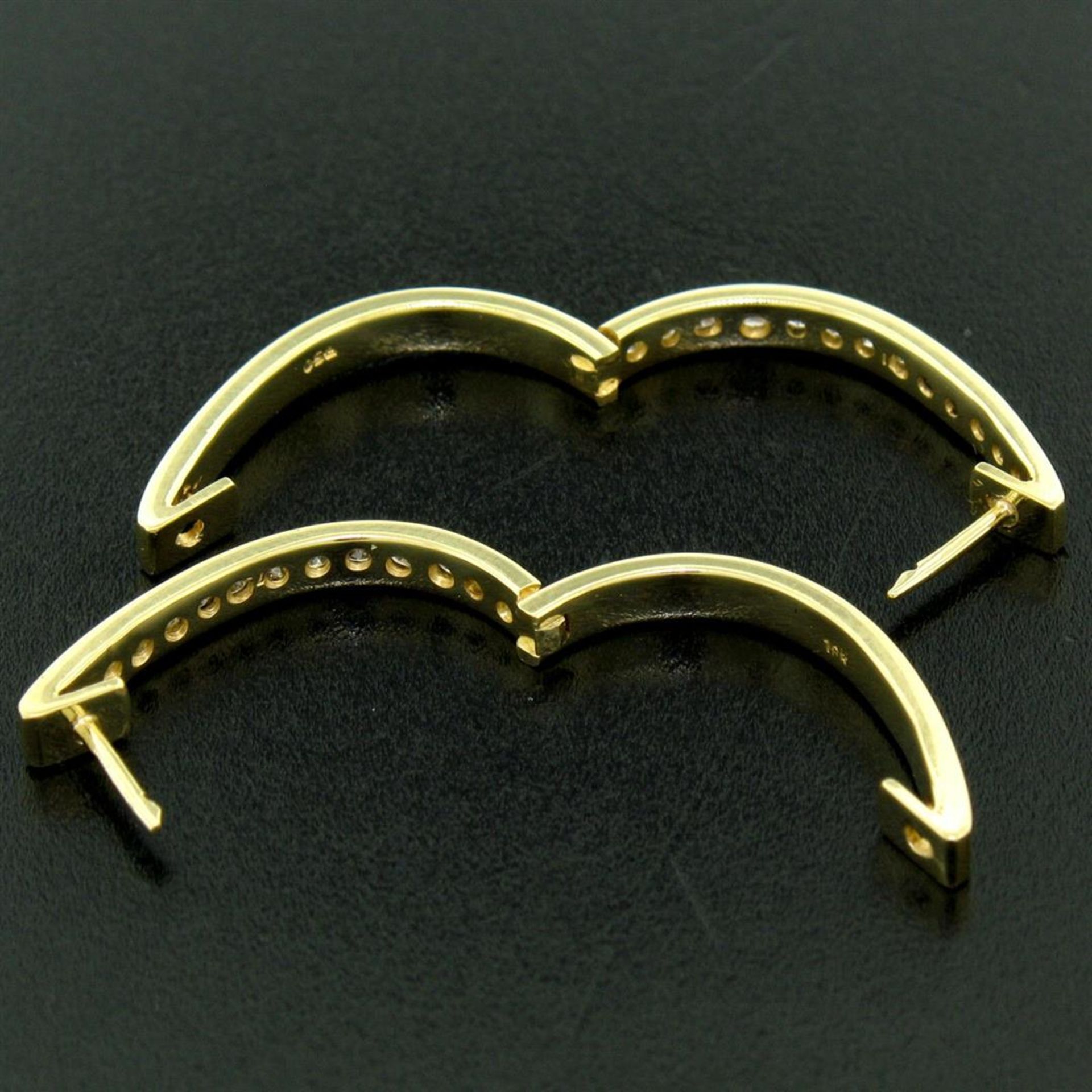 18kt Yellow Gold 0.75 ctw Diamond Oval Hoop Earrings - Image 6 of 7