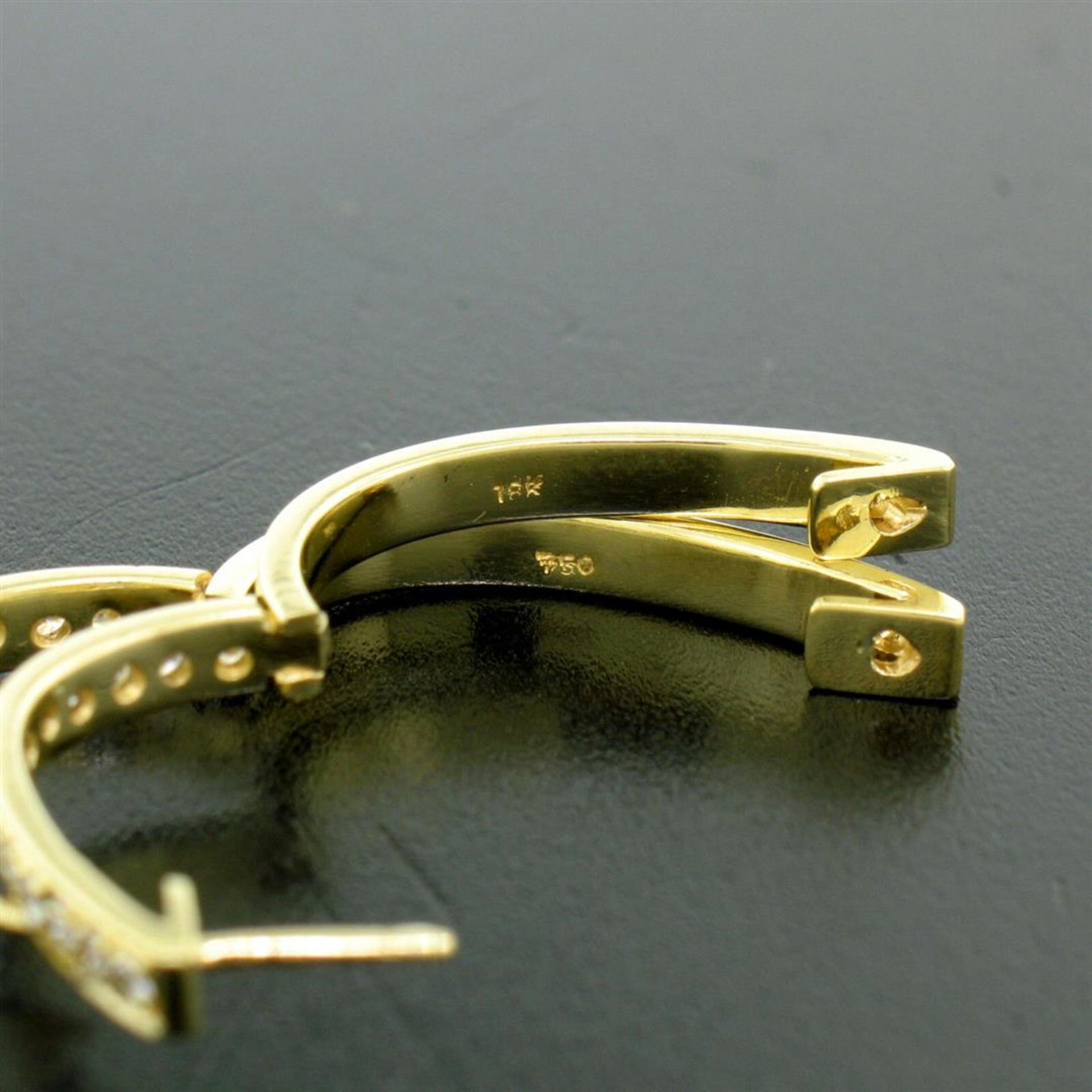 18kt Yellow Gold 0.75 ctw Diamond Oval Hoop Earrings - Image 7 of 7