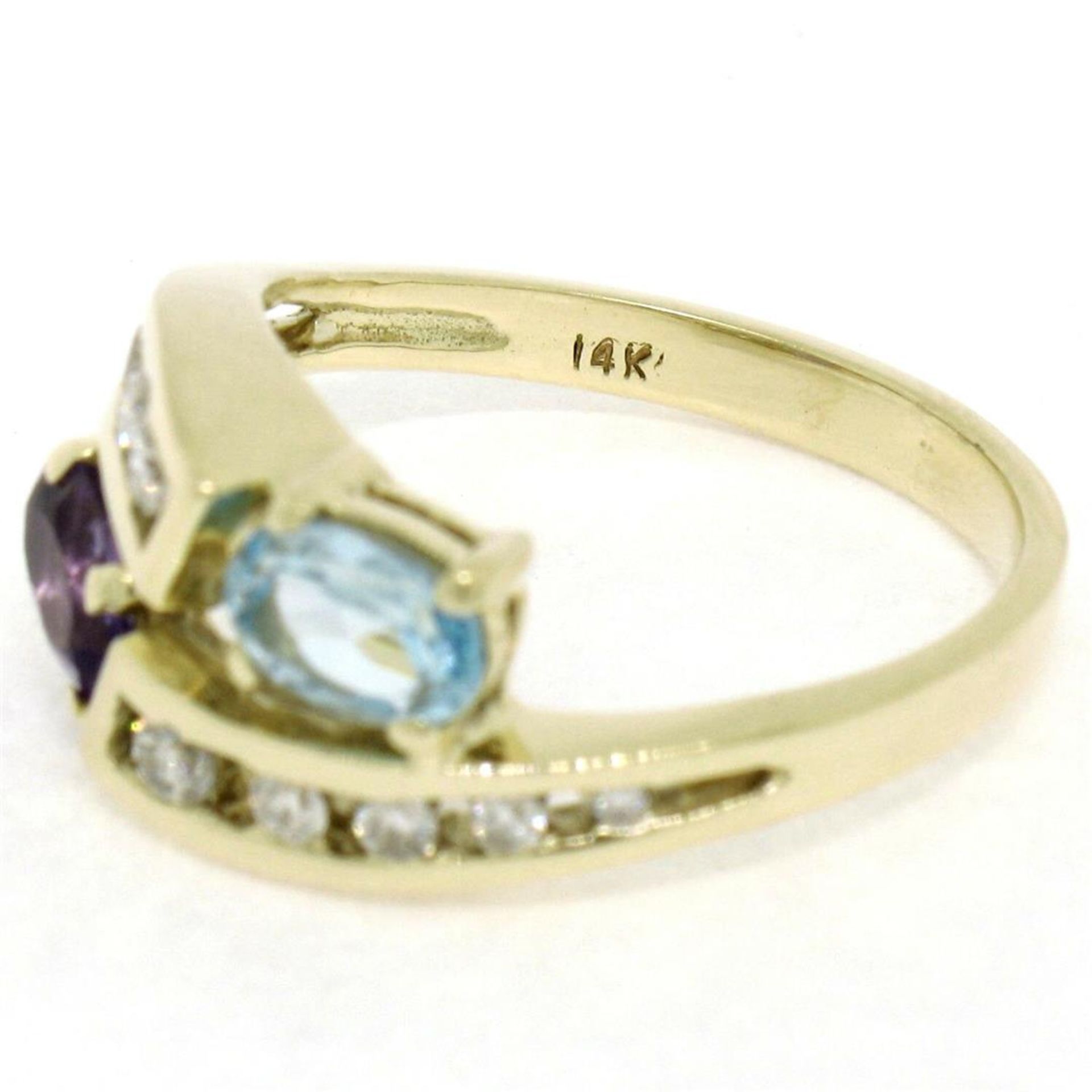 14K Yellow Gold 1.21 ctw Oval Amethyst & Blue Topaz Bypass Ring w/ Round Diamond - Image 9 of 9