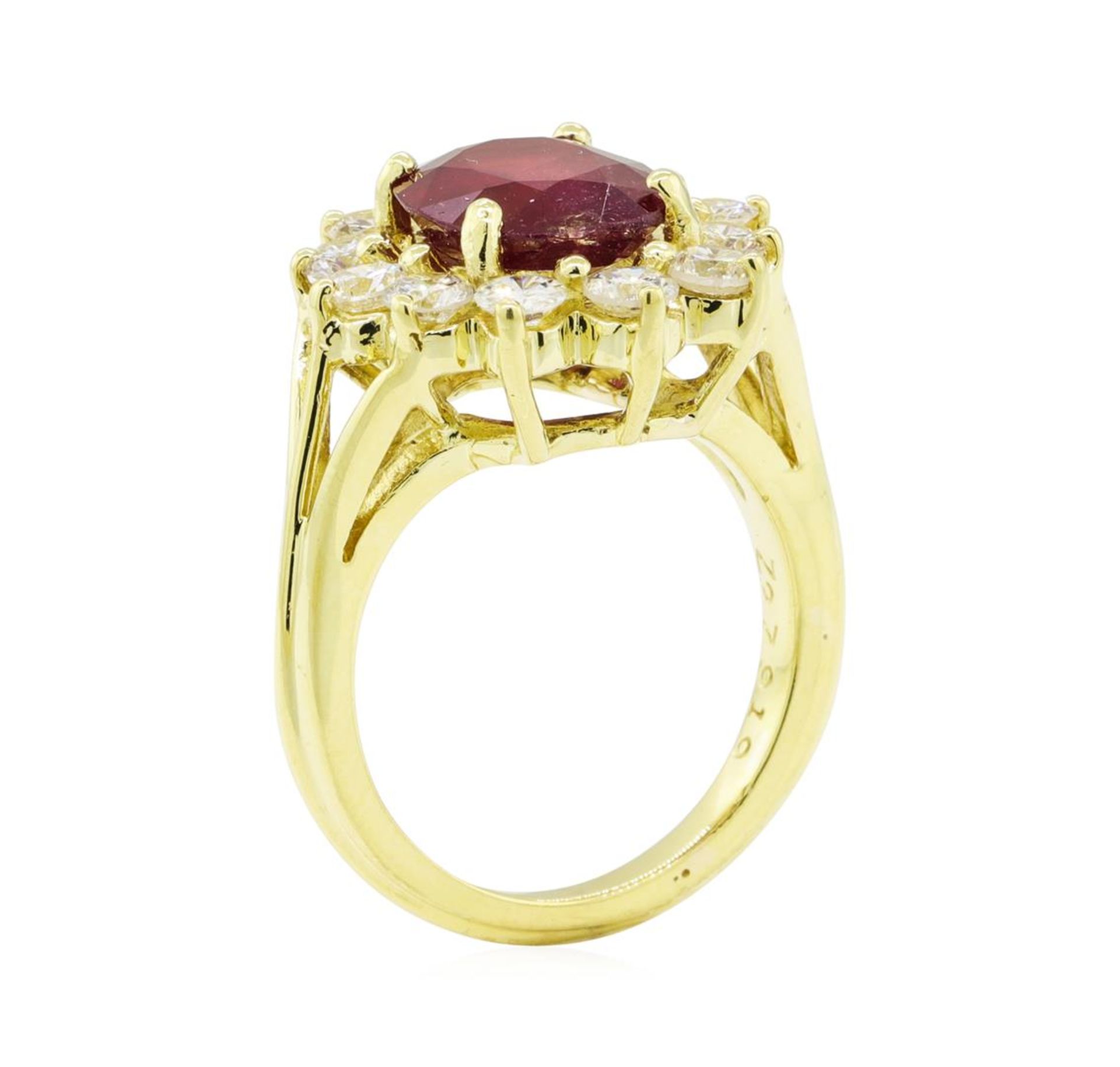 5.51 ctw Ruby and Diamond Ring - 18KT Yellow Gold - Image 4 of 5