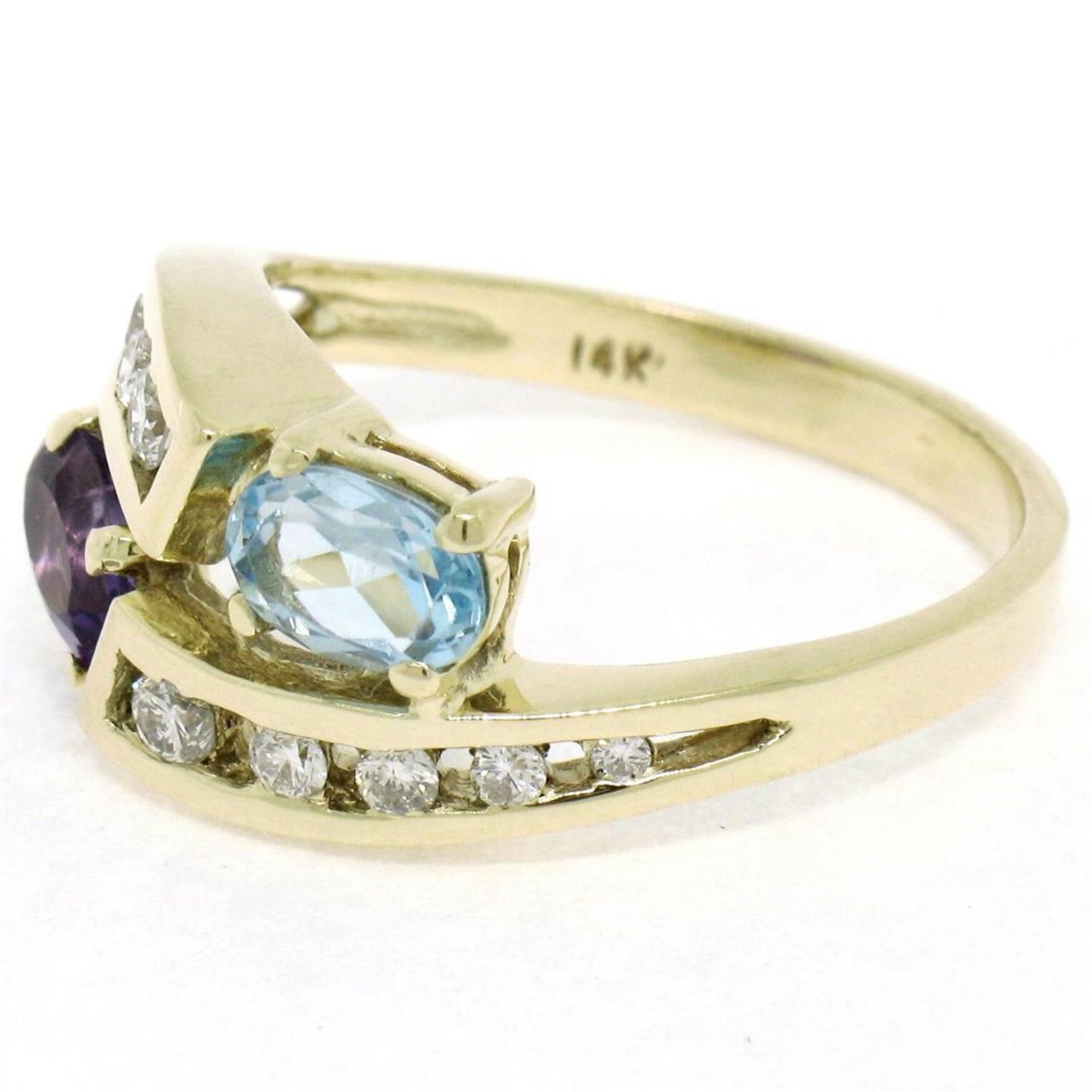 14K Yellow Gold 1.21 ctw Oval Amethyst & Blue Topaz Bypass Ring w/ Round Diamond - Image 6 of 9