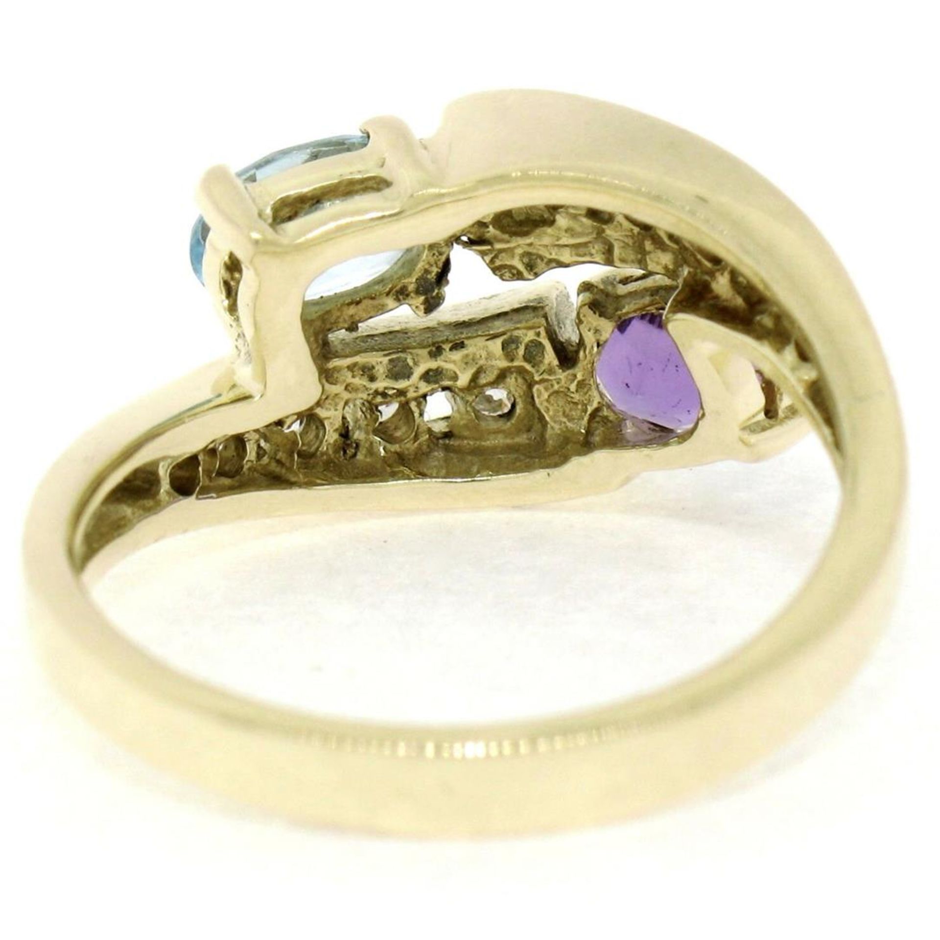 14K Yellow Gold 1.21 ctw Oval Amethyst & Blue Topaz Bypass Ring w/ Round Diamond - Image 8 of 9