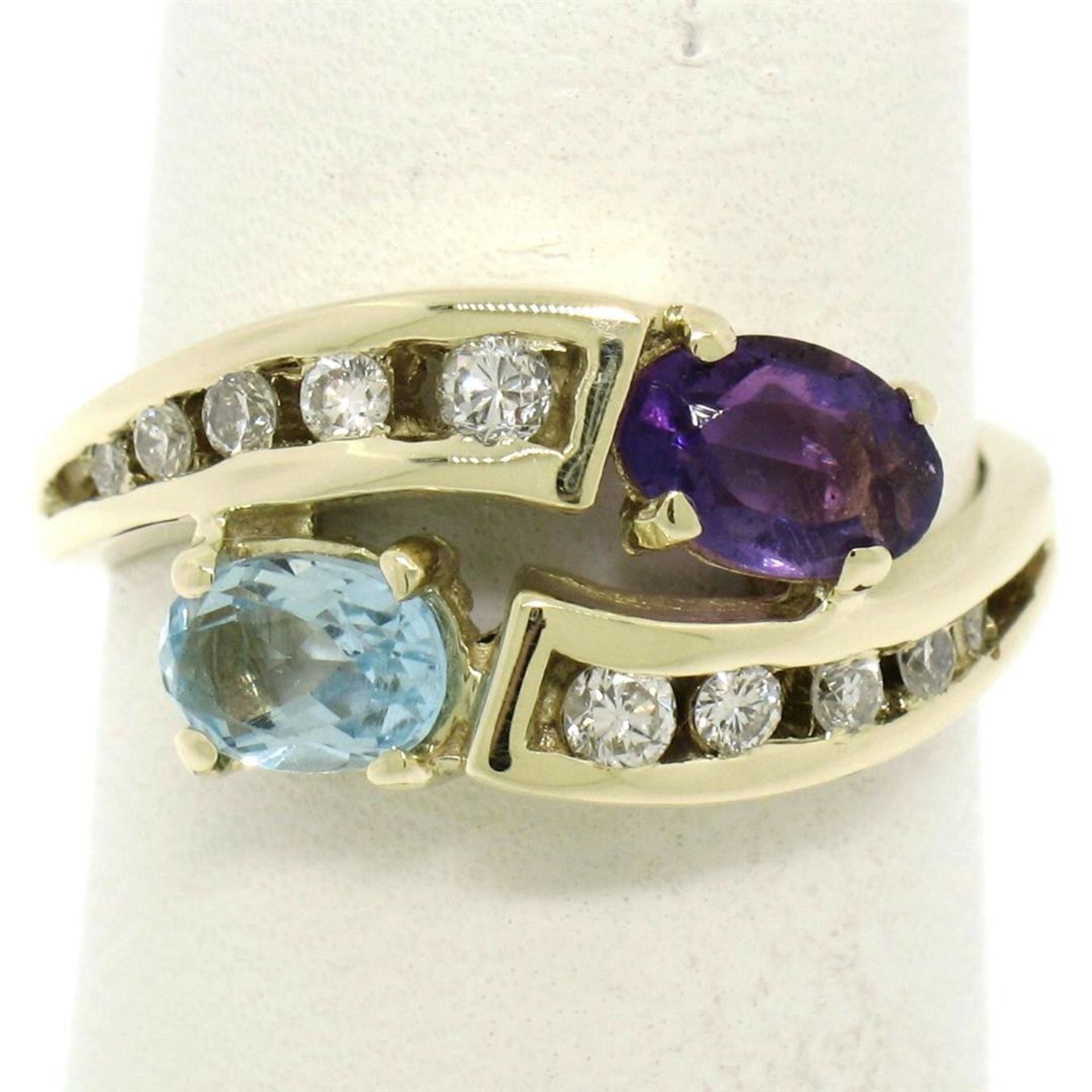 14K Yellow Gold 1.21 ctw Oval Amethyst & Blue Topaz Bypass Ring w/ Round Diamond - Image 4 of 9