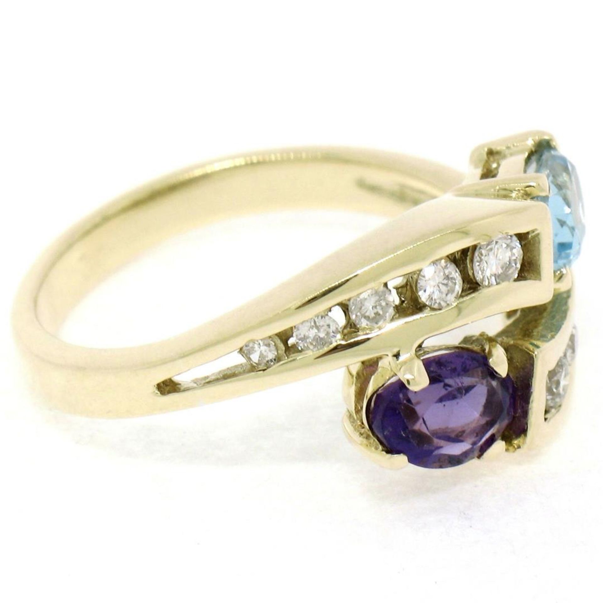 14K Yellow Gold 1.21 ctw Oval Amethyst & Blue Topaz Bypass Ring w/ Round Diamond - Image 7 of 9