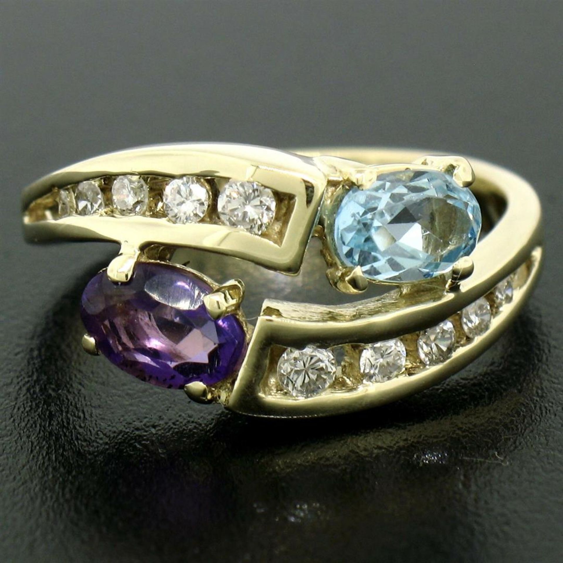 14K Yellow Gold 1.21 ctw Oval Amethyst & Blue Topaz Bypass Ring w/ Round Diamond - Image 2 of 9