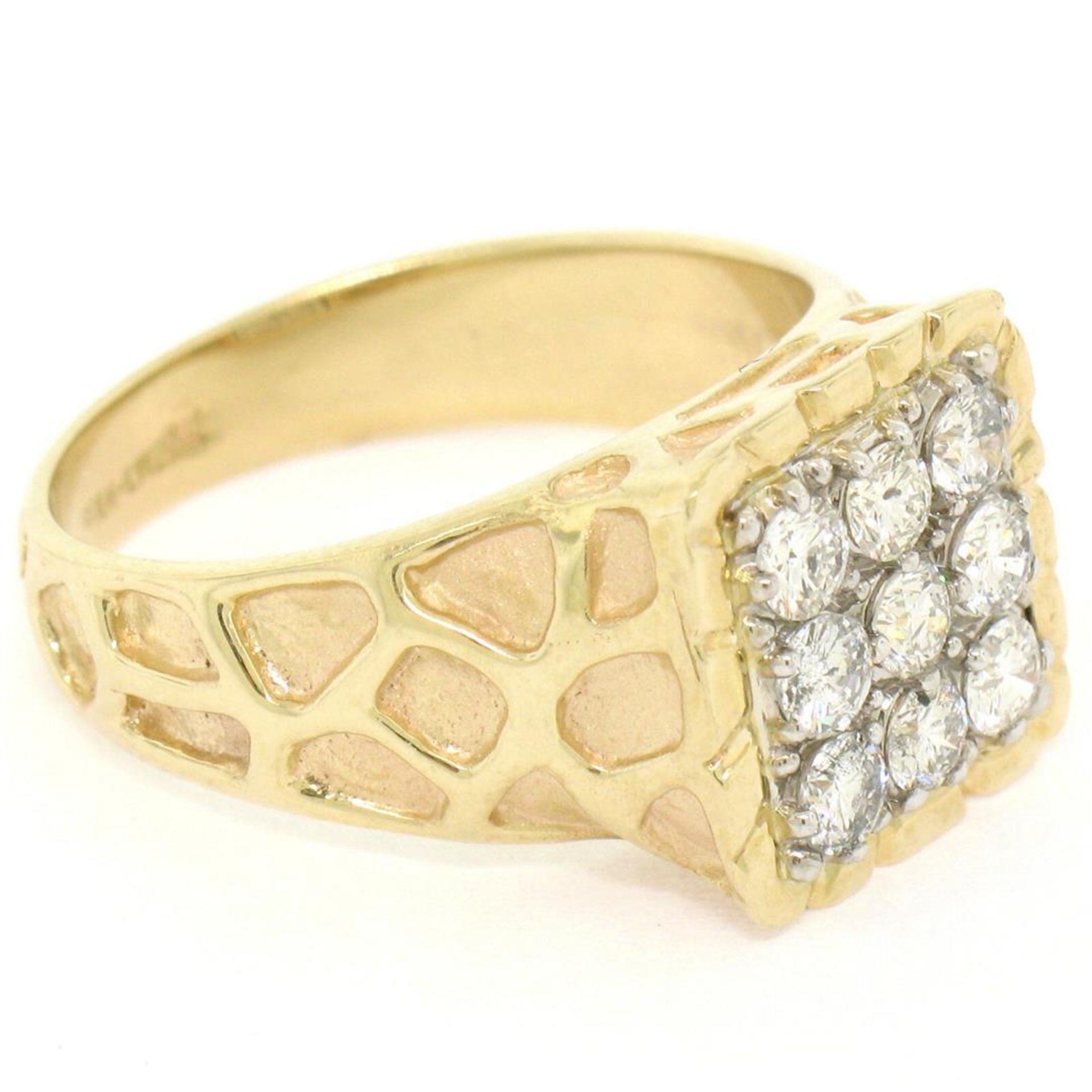 Mens 14K Two Tone Gold Nugget Design .90 ctw Round BRILLIANT Diamond Cluster Rin - Image 4 of 9