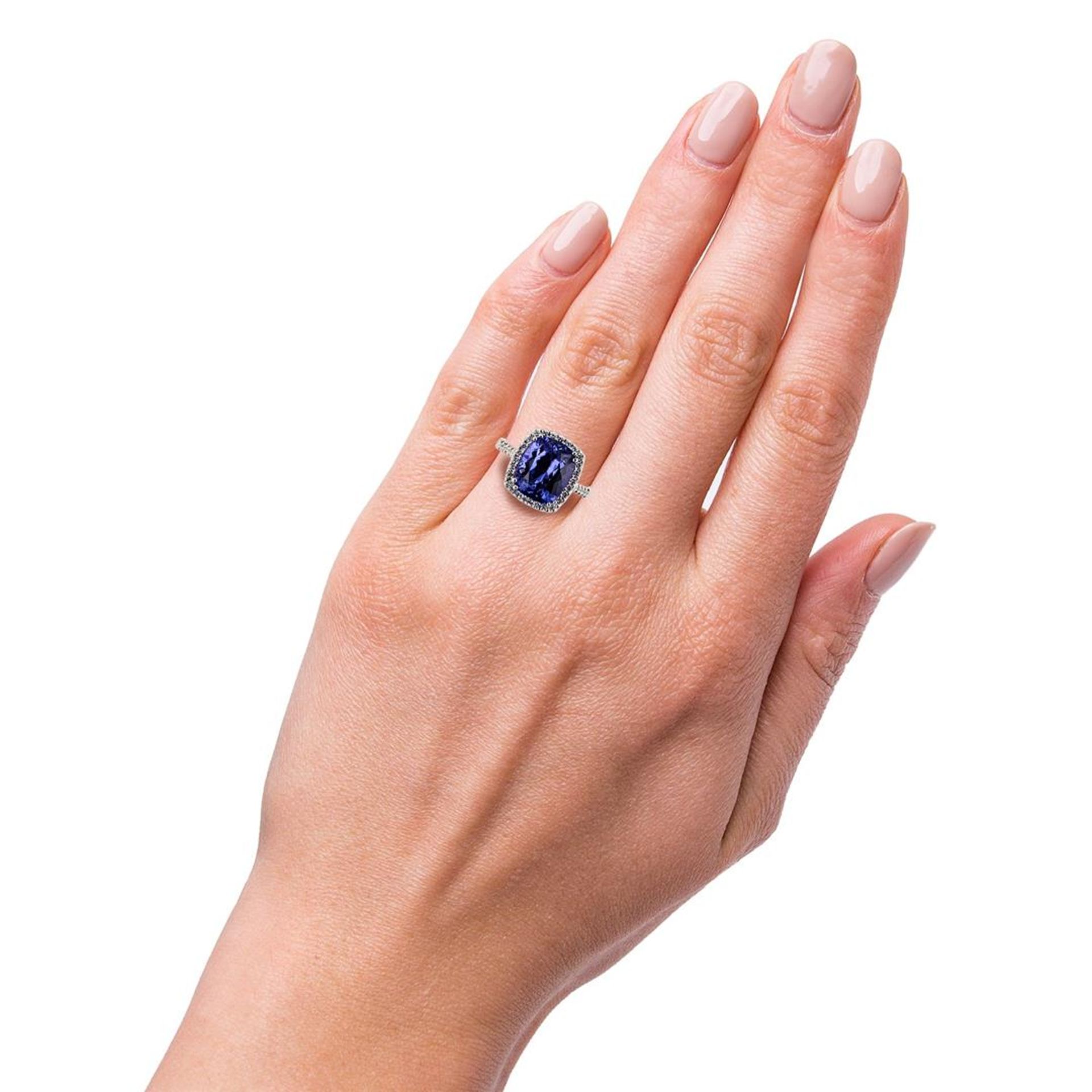 4.39 ctw Tanzanite and 0.29 ctw Diamond 18K White Gold Ring - Image 3 of 4