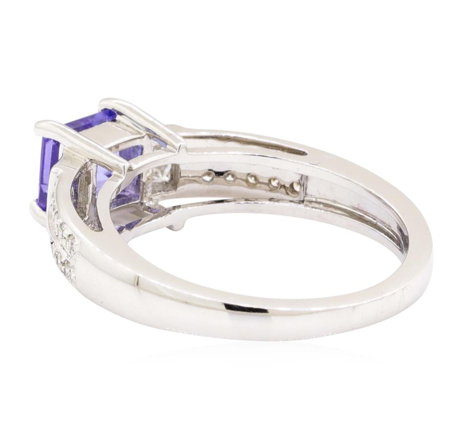 1.45 ctw Princess Brilliant Tanzanite And Princess Cut Diamond Ring - 18KT White - Image 3 of 5