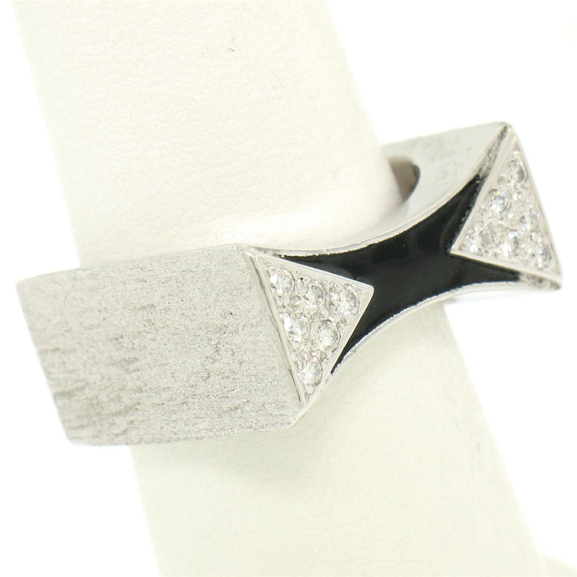 14K White Gold 0.30 ctw Diamond & Black Enamel Stone Finished Squared Band Ring - Image 8 of 9
