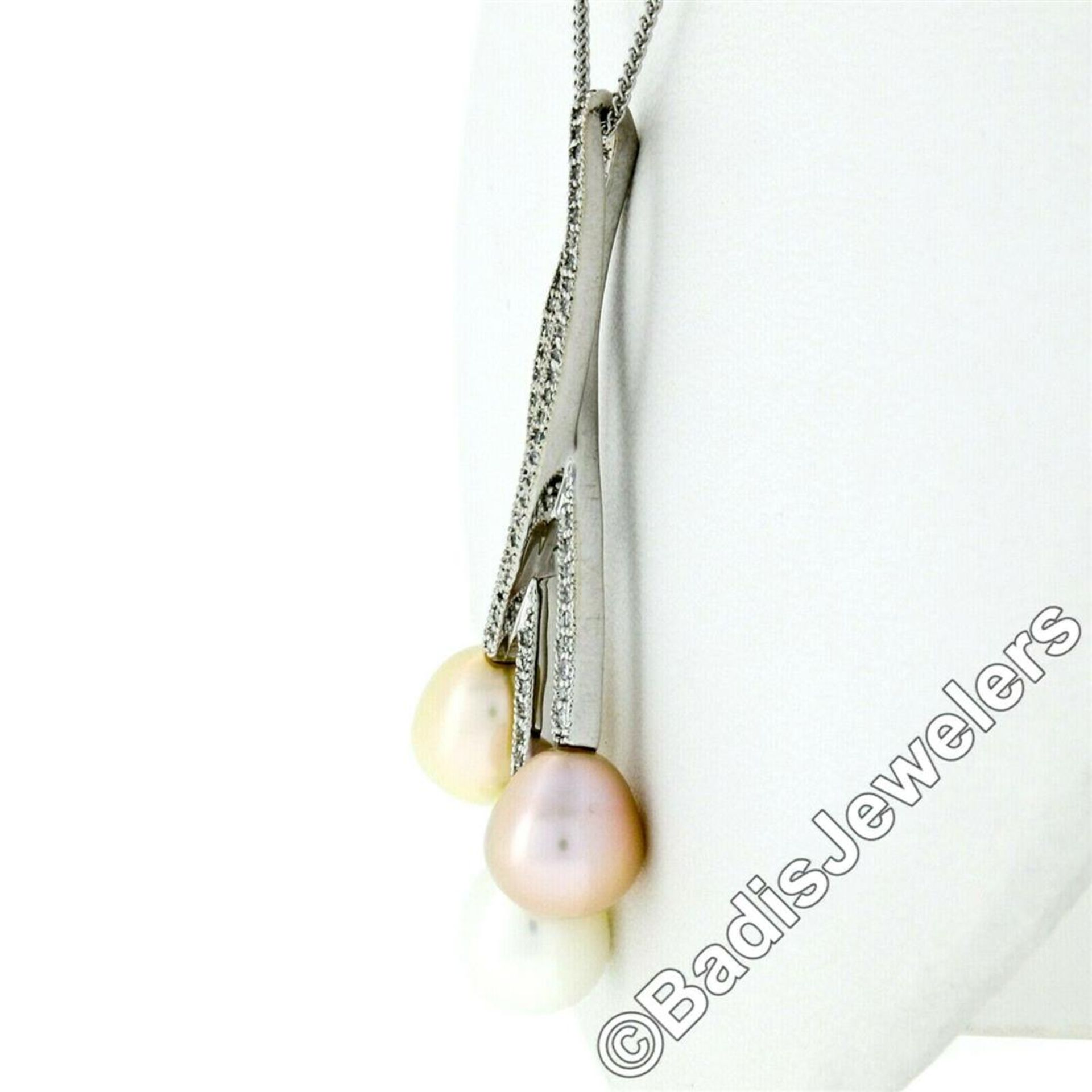 14kt White Gold 0.55ctw Diamond & Tri-Color Pearl Tulip Flower Pendant Necklace - Image 4 of 7