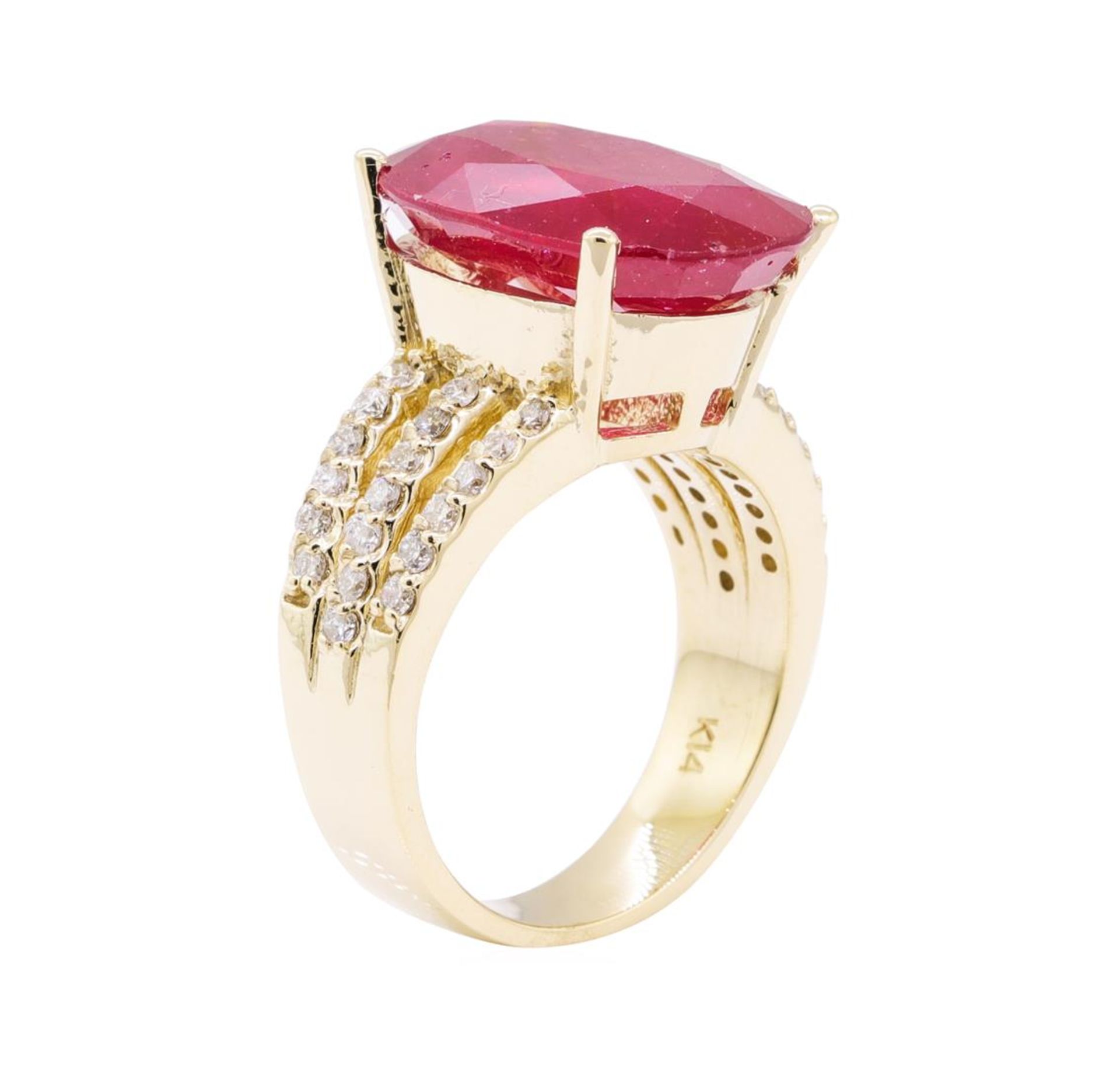 11.80 ctw Ruby And Diamond Ring - 14KT Yellow Gold - Image 4 of 5