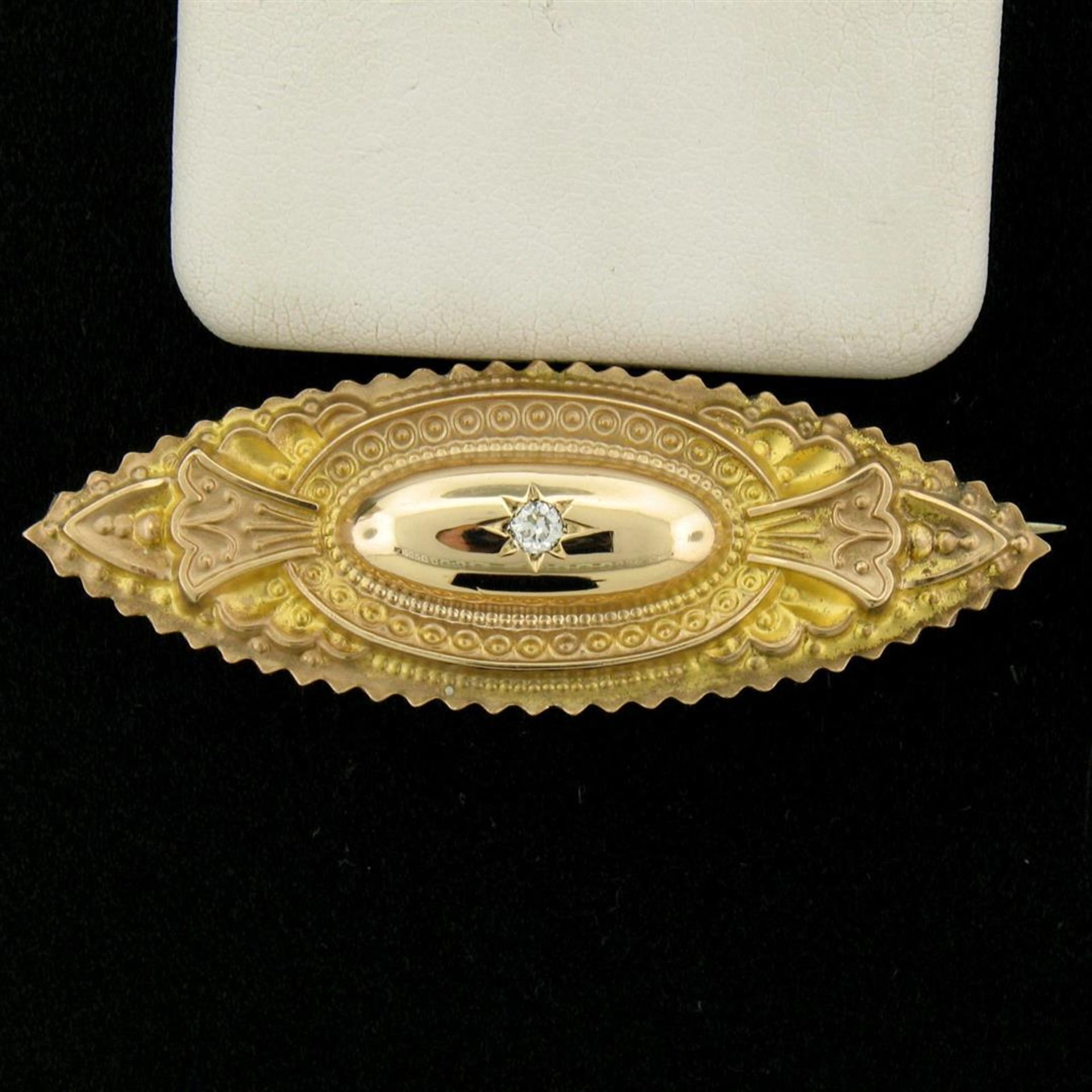 9k Yellow Gold .10ct Diamond Marquise Shaped Etched Brooch Pin - Image 4 of 9