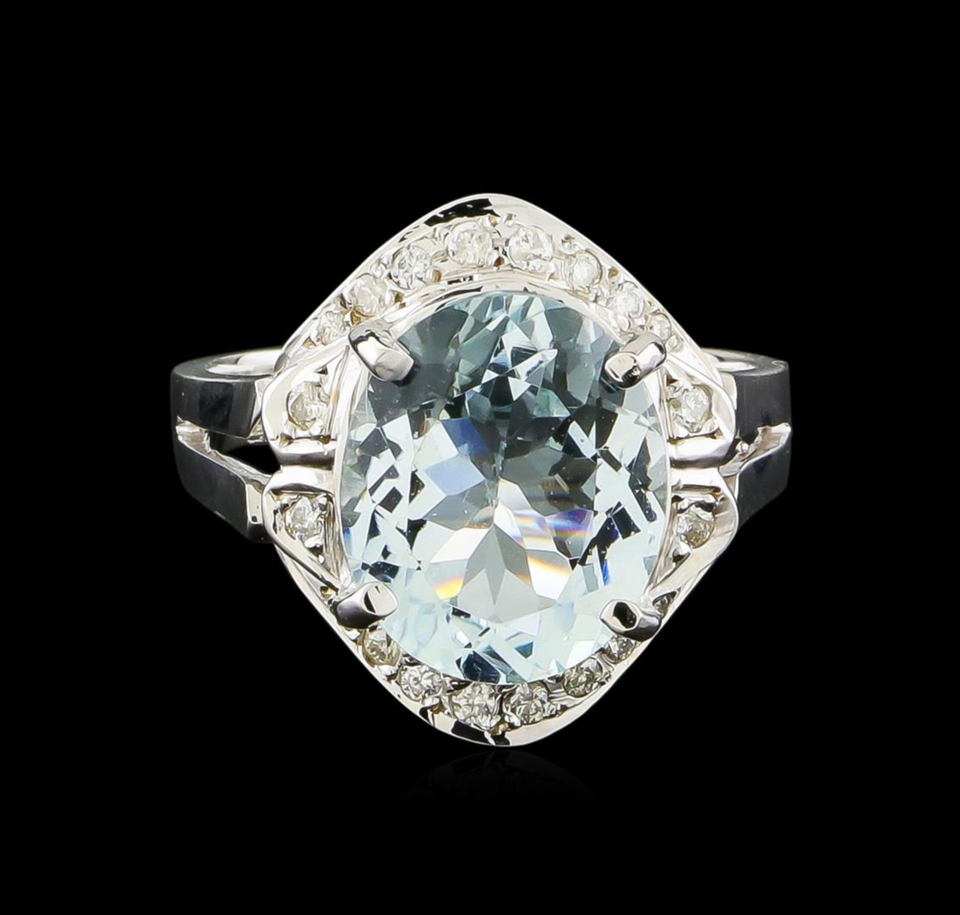 3.85 ctw Aquamarine and Diamond Ring - 14KT White Gold - Image 2 of 4